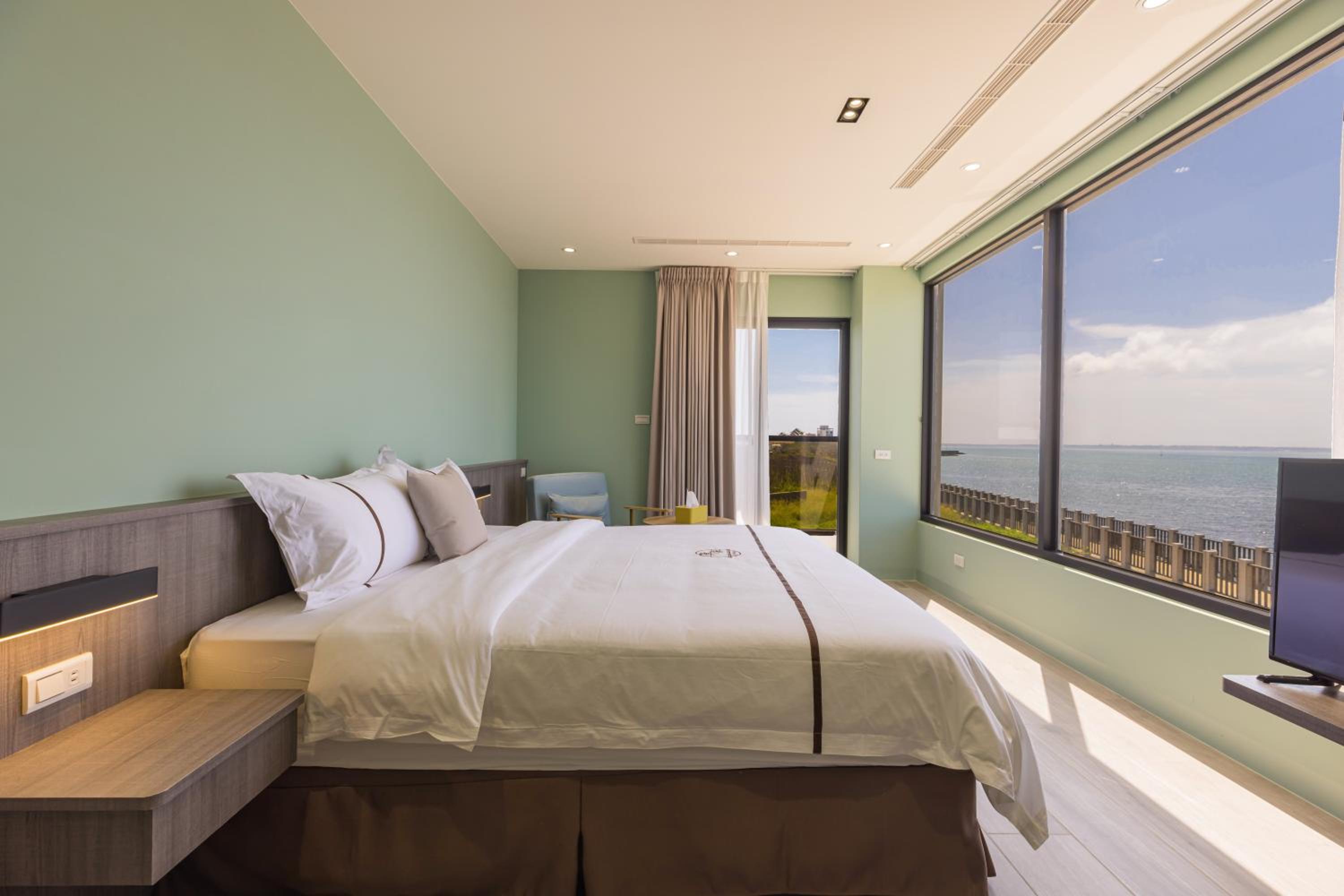 Deluxe Double Room with Balcony and Sea View photo 1