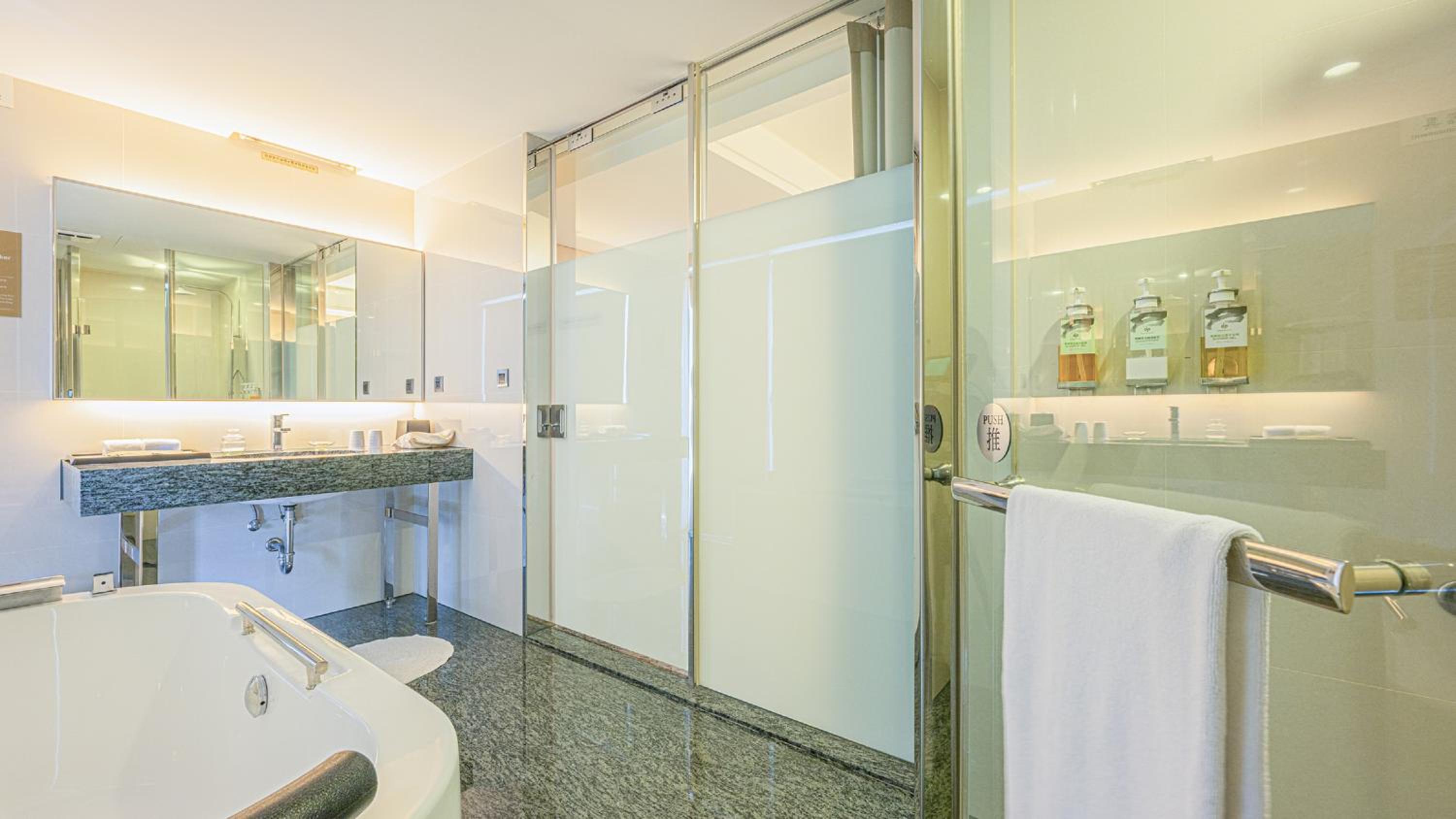 Superior Quadruple Suite