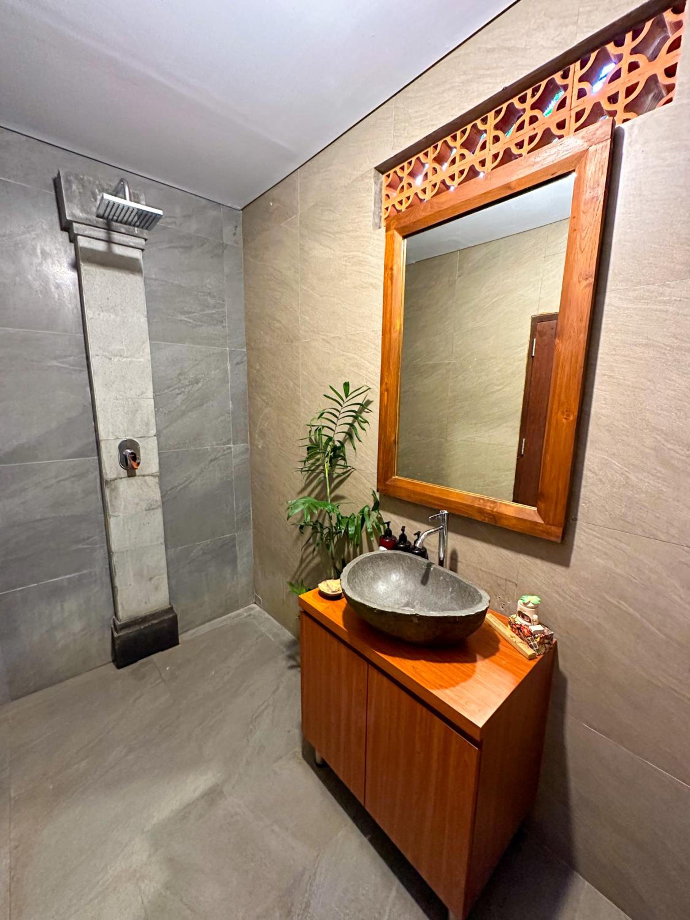 Double or Twin Room with Private External Bathroom - Photo 11