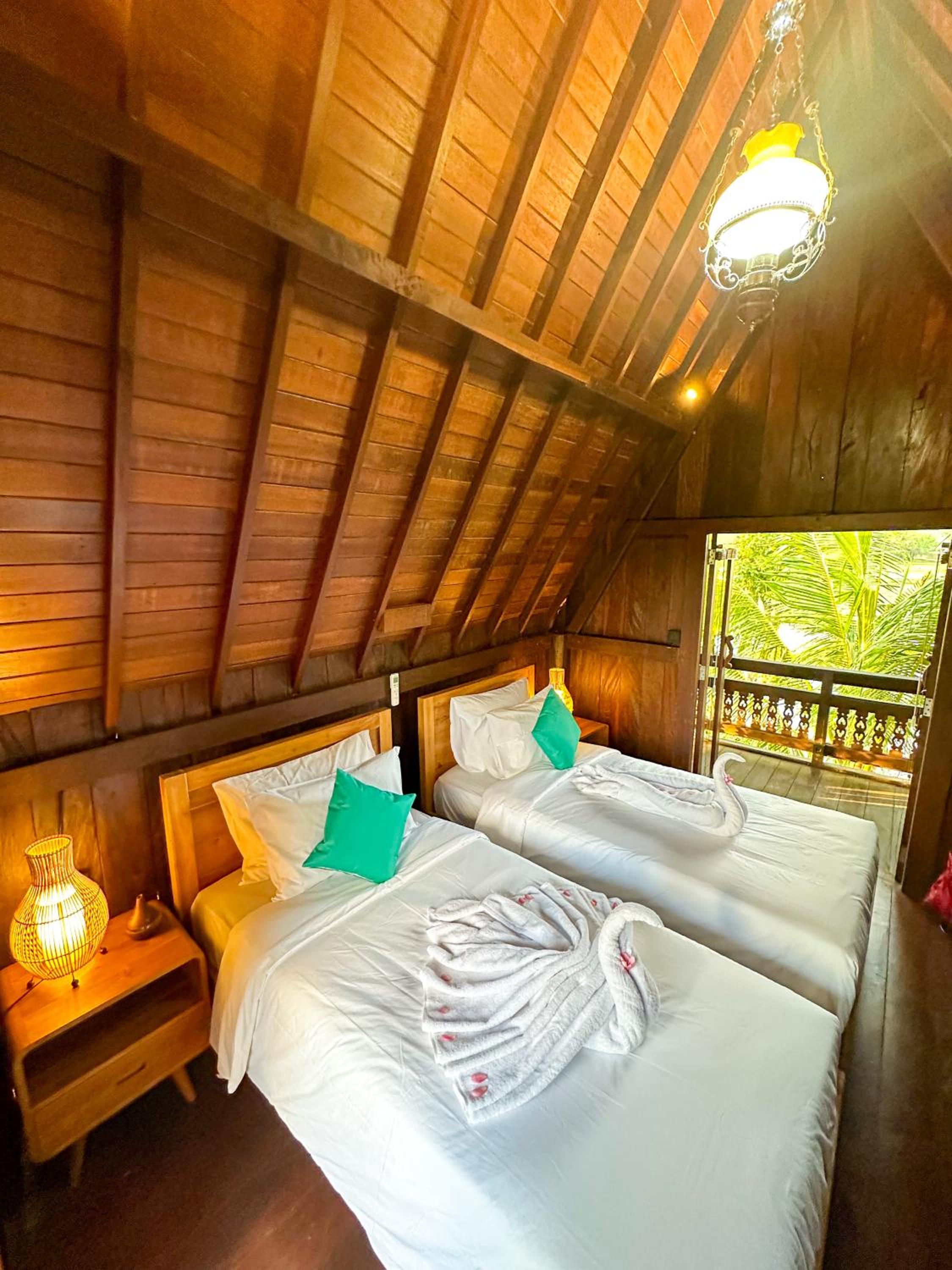 Double or Twin Room with Private External Bathroom - Photo 9