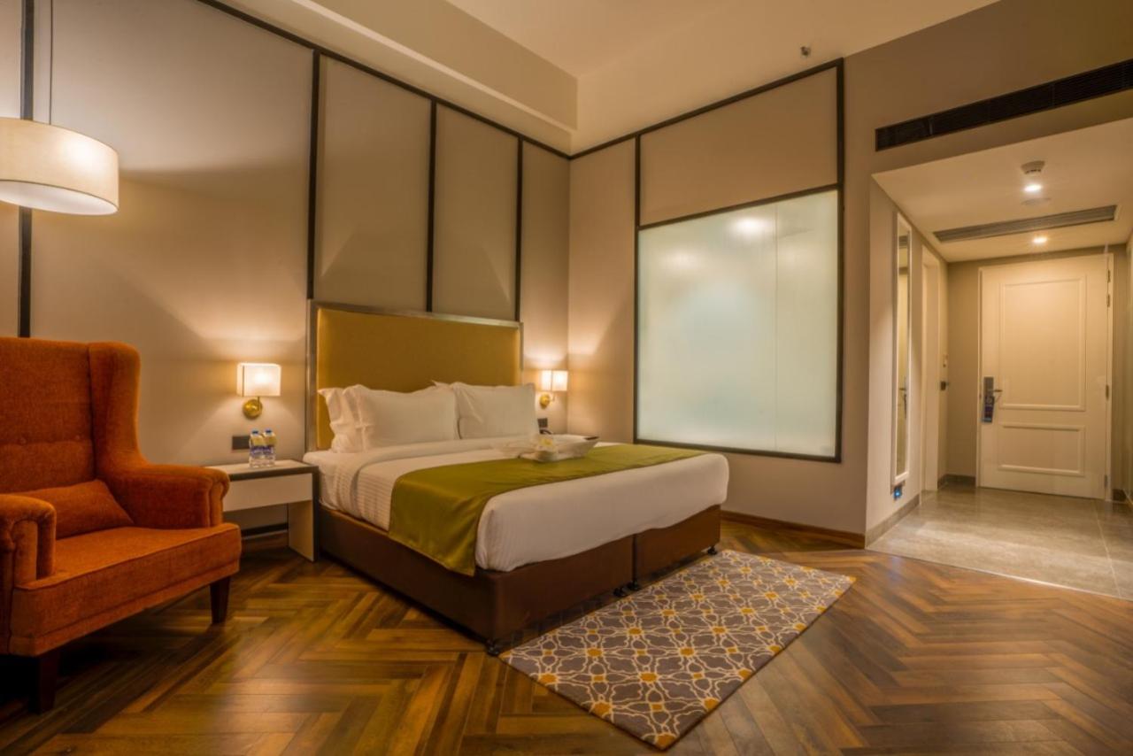 Polo Suite : 20% off on session of 90 mins Spa || 15% off on F&S.B with a-la-carte selection || Complimentary welcome drinks on arrival photo