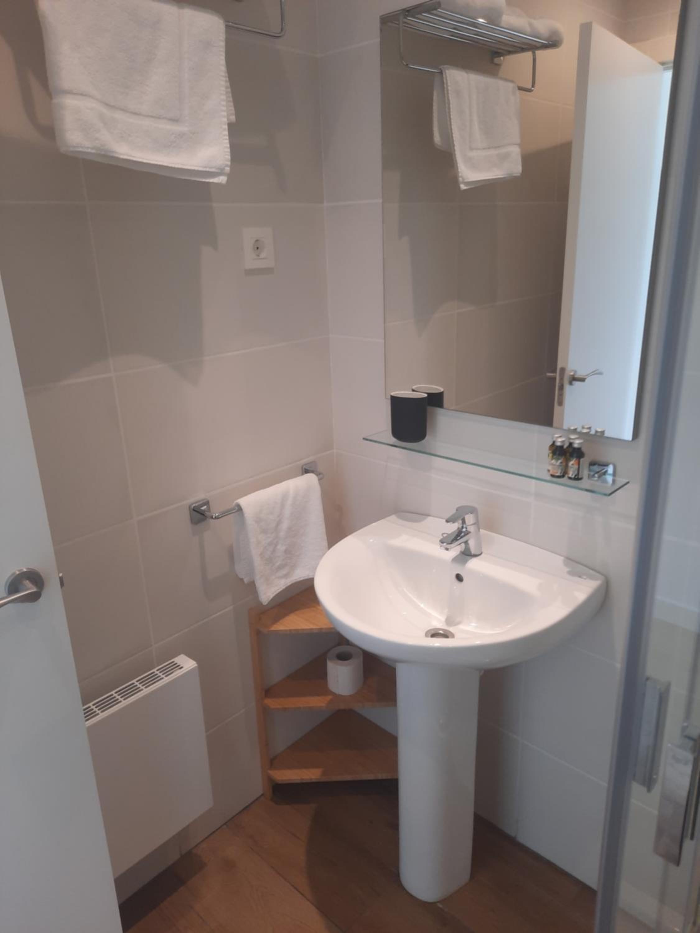 Deluxe Double Room with Balcony photo 2
