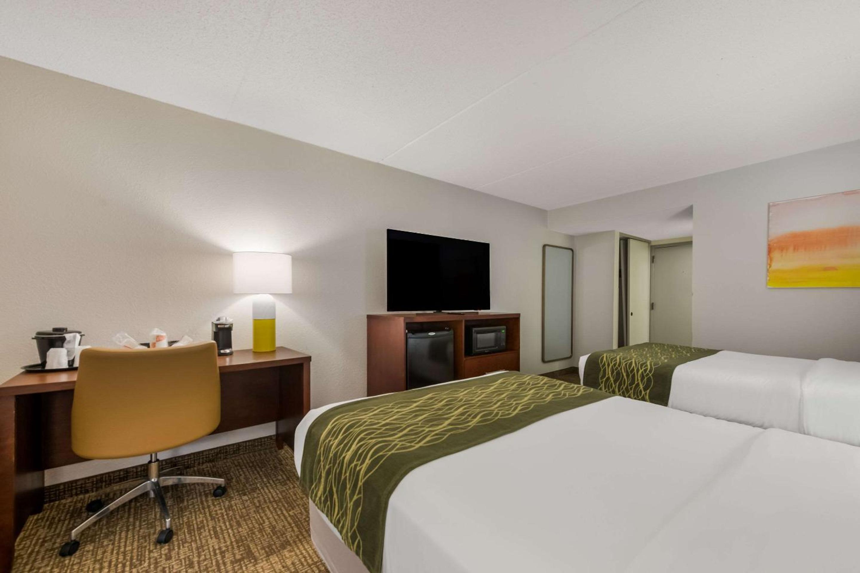 Double Room with Two Double Beds - Non-Smoking - Photo 5