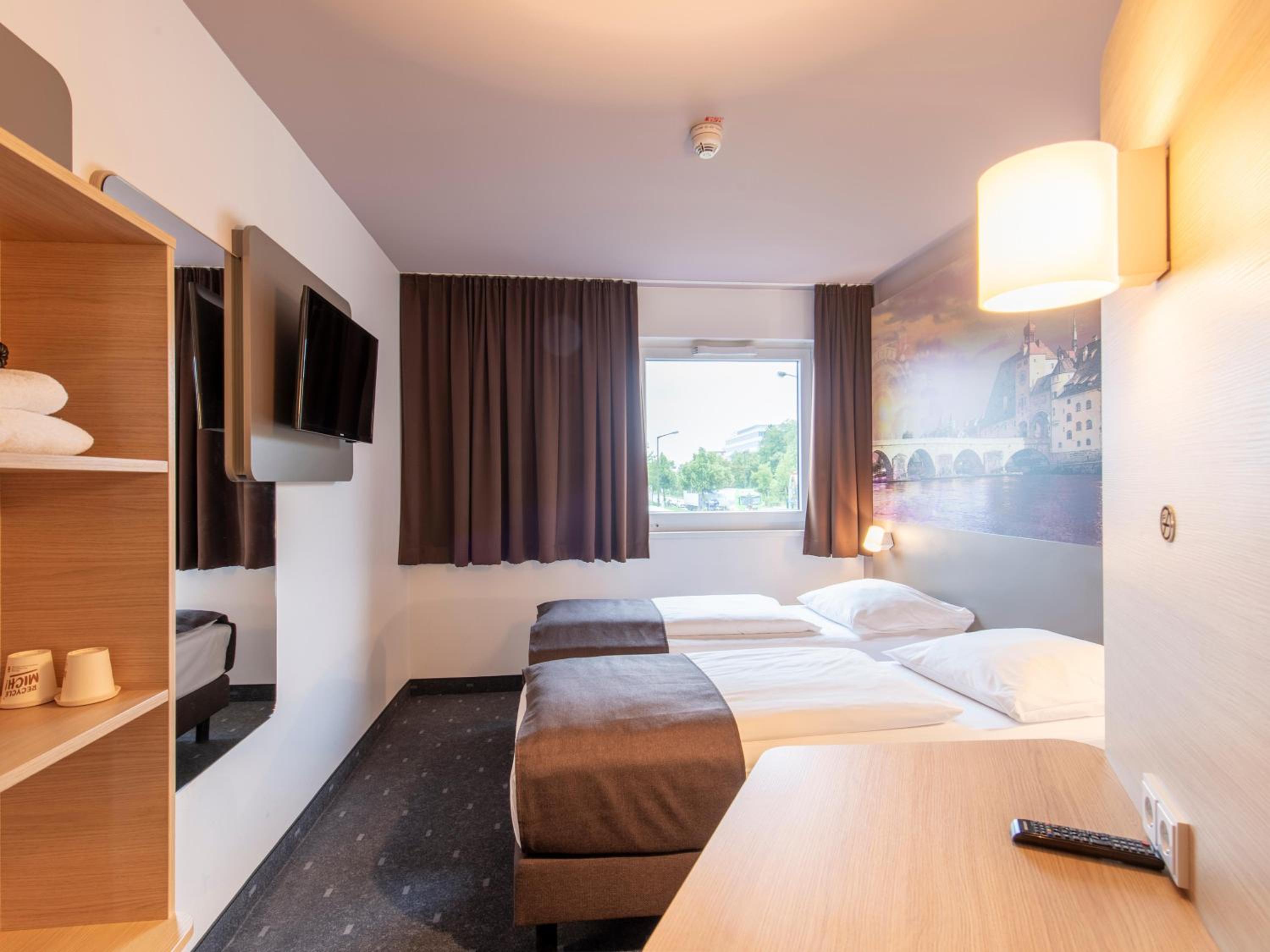 Twin Room - Photo 2