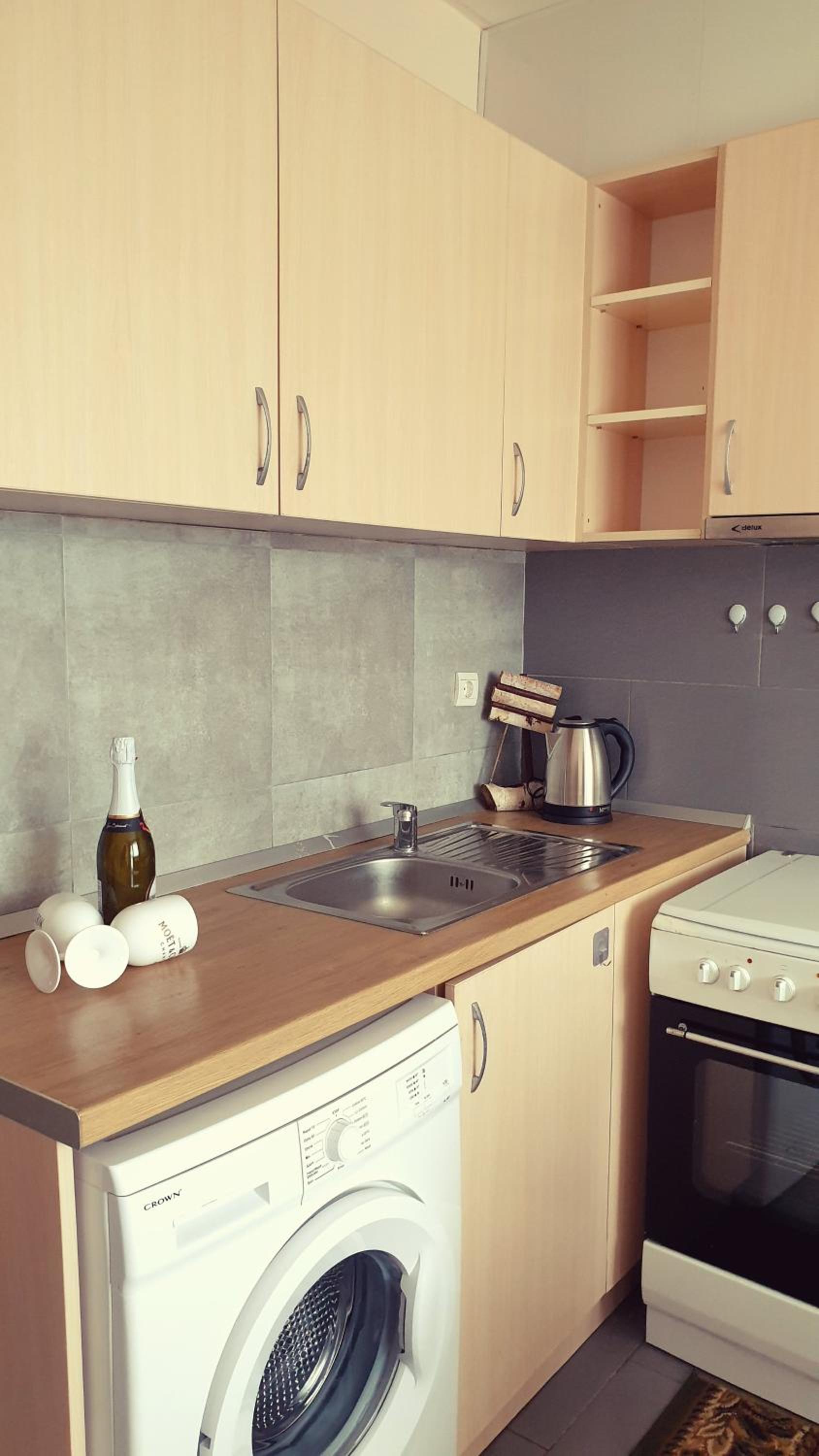 One-Bedroom Apartment - Photo 3