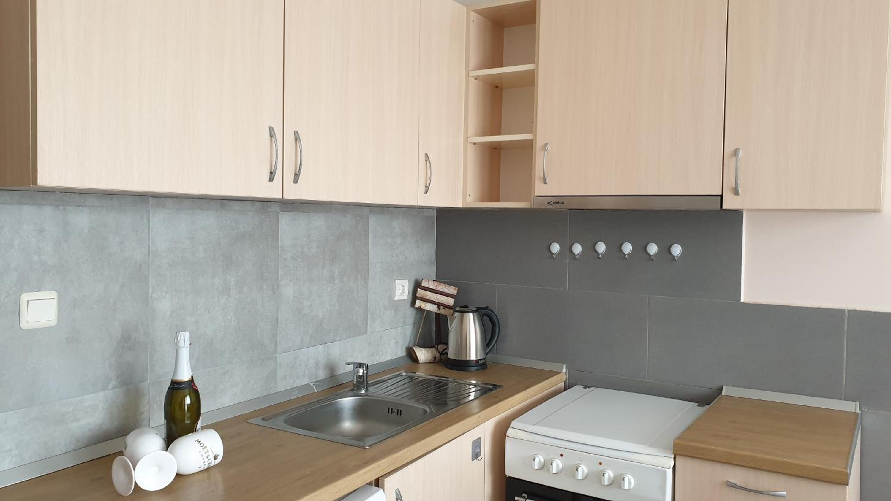 One-Bedroom Apartment - Photo 4
