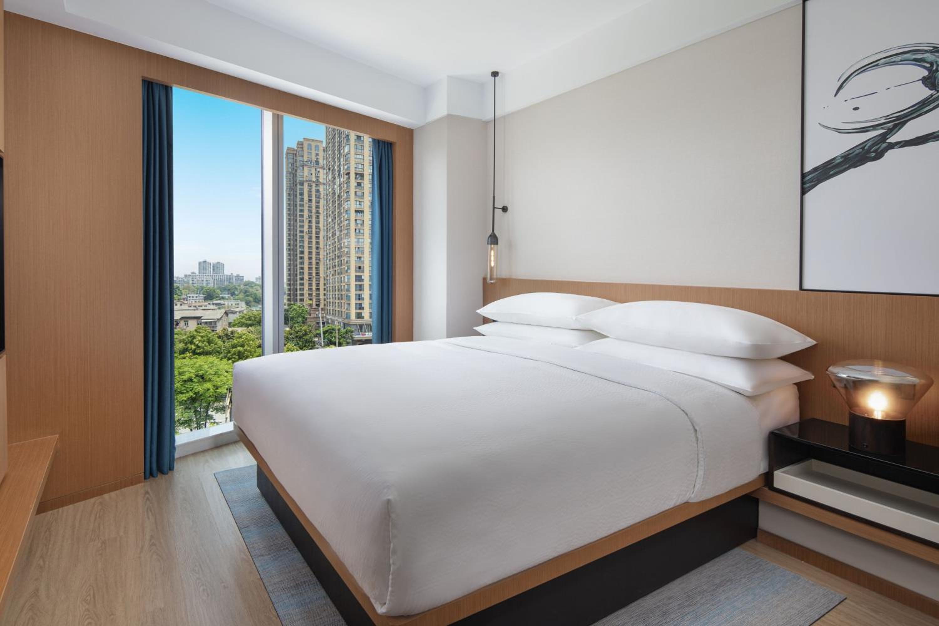Comfort King Room with City View photo 3