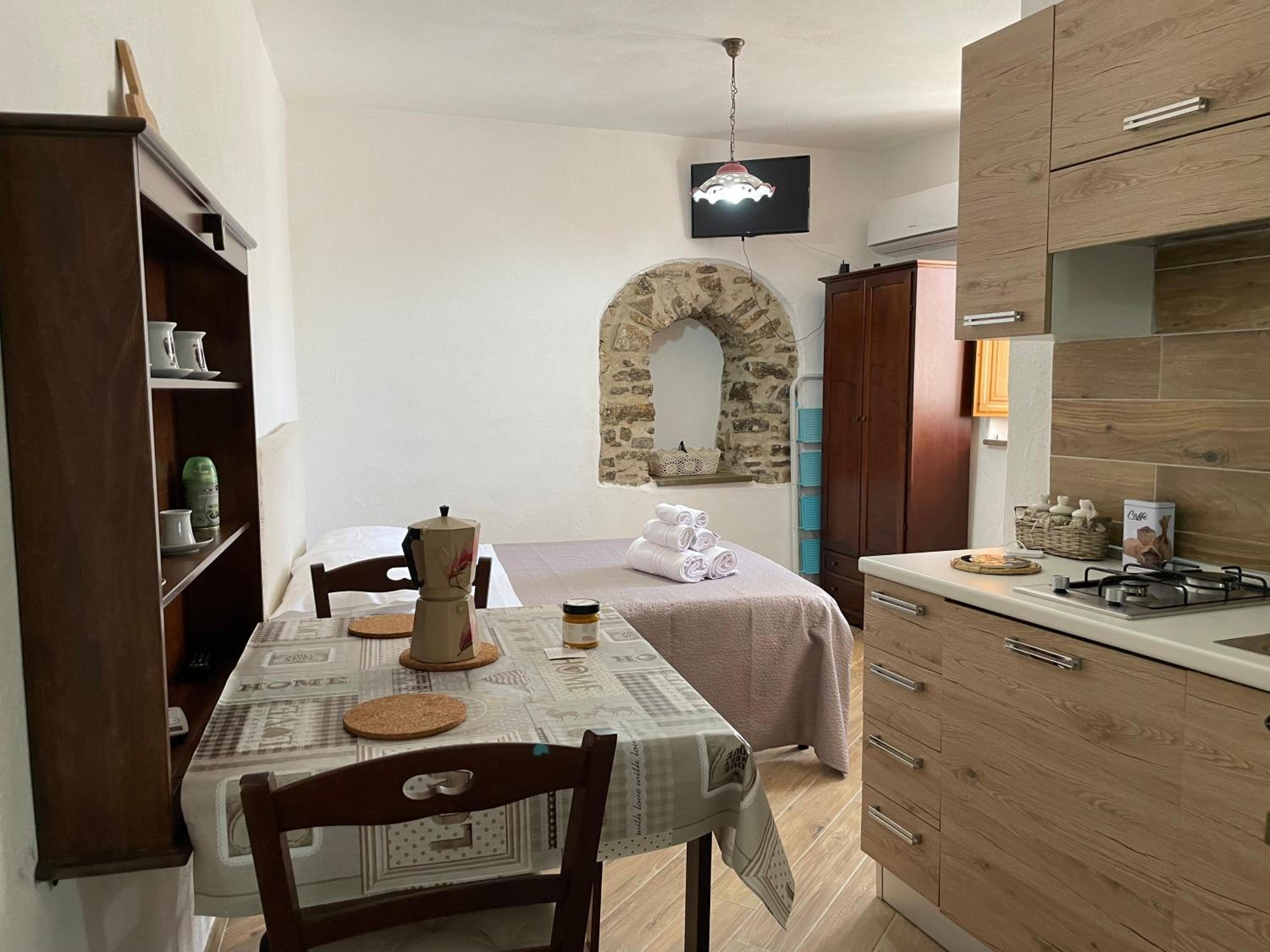 One-Bedroom House photo 1