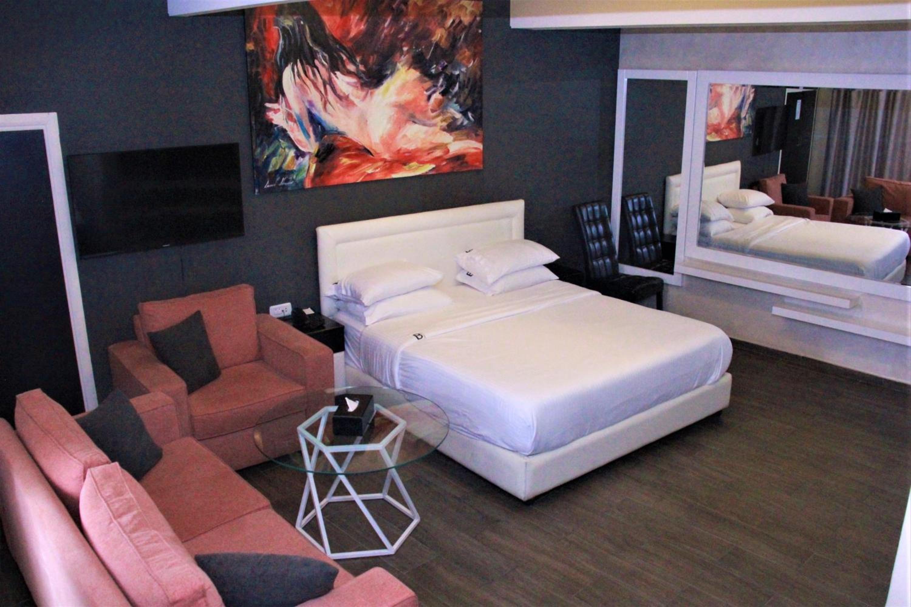 Beverly Suite photo 3
