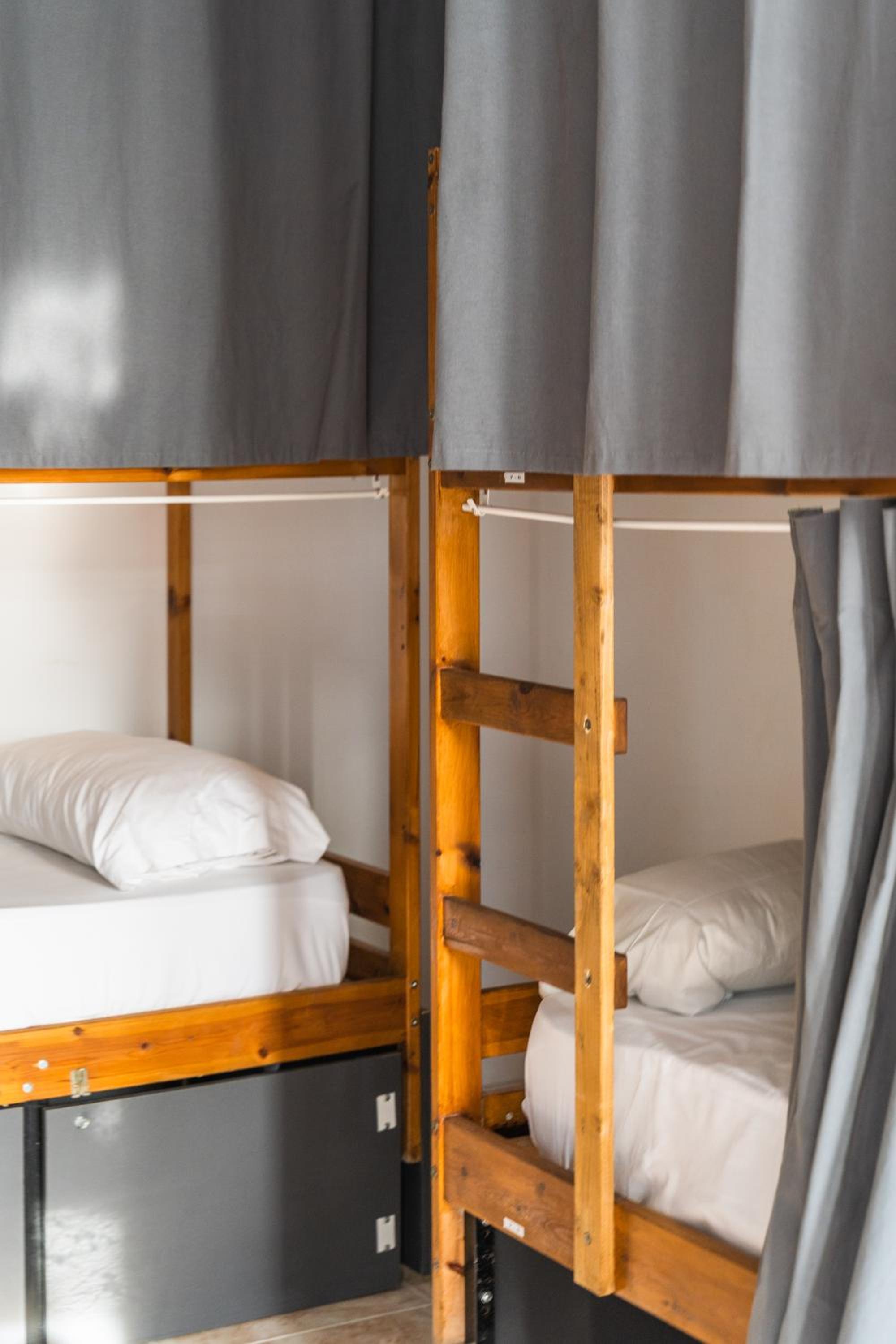 Litera en habitación compartida de mujeres