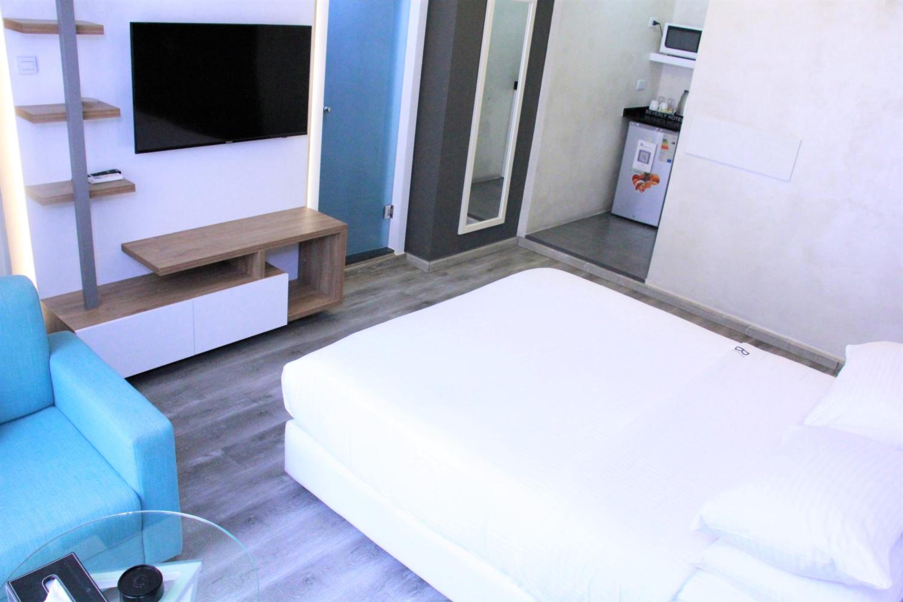 Deluxe King Room without Balcony photo 3
