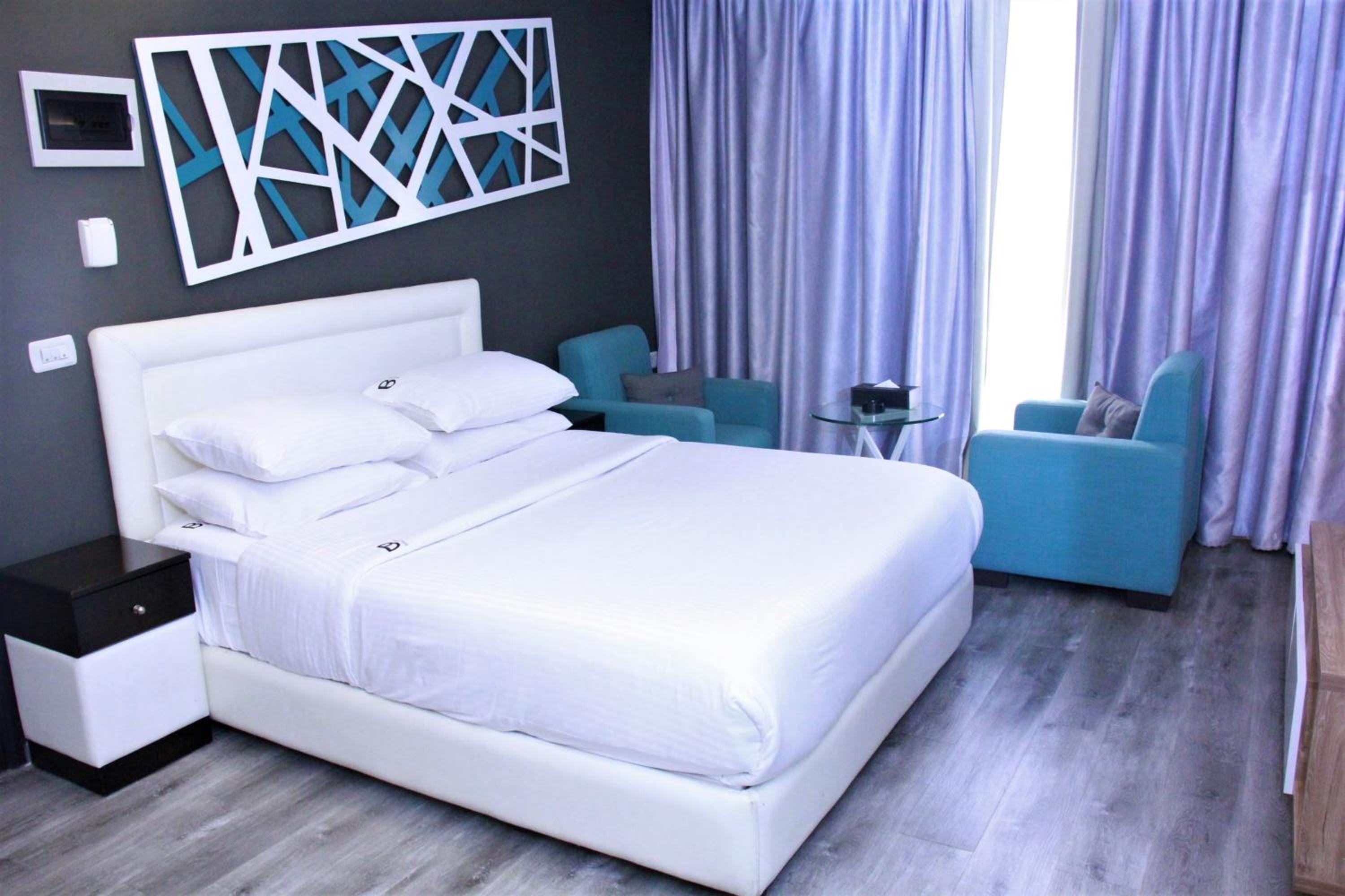 Deluxe King Room without Balcony photo 1