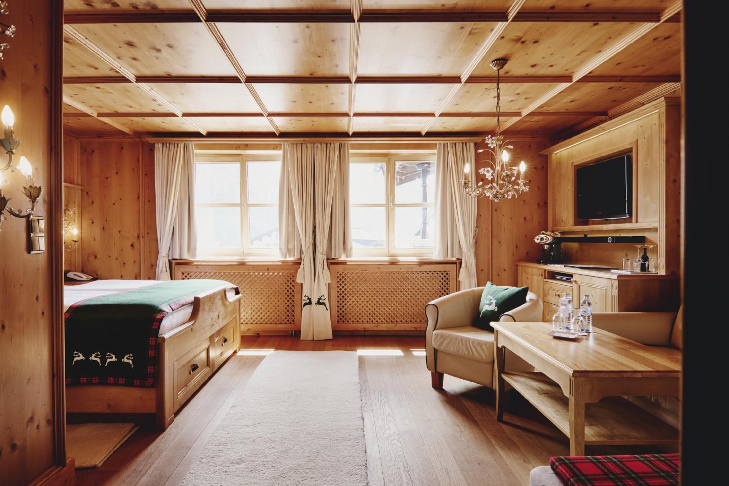 Suite with Mountain View photo 2