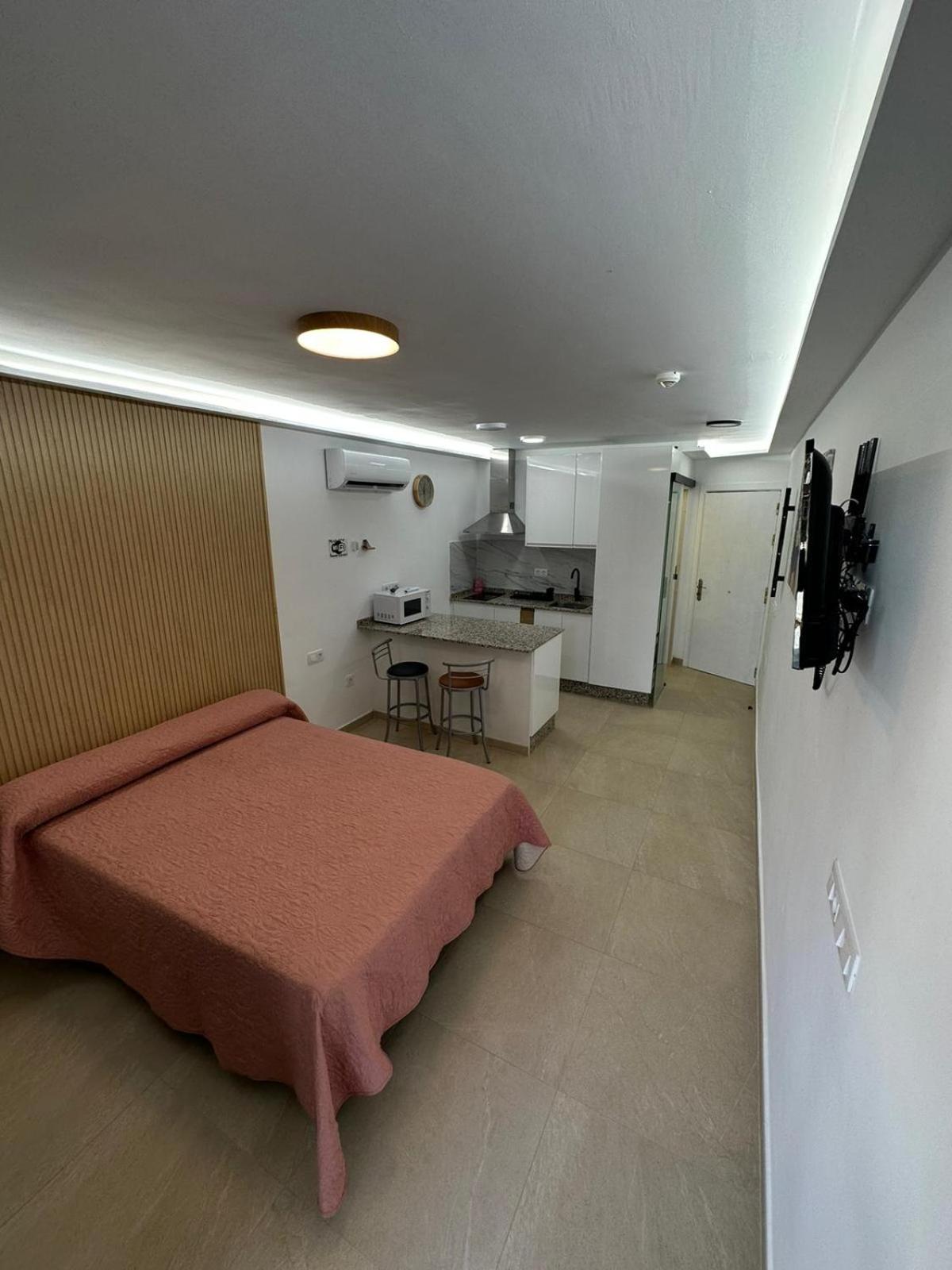 Estudio con vista a la piscina