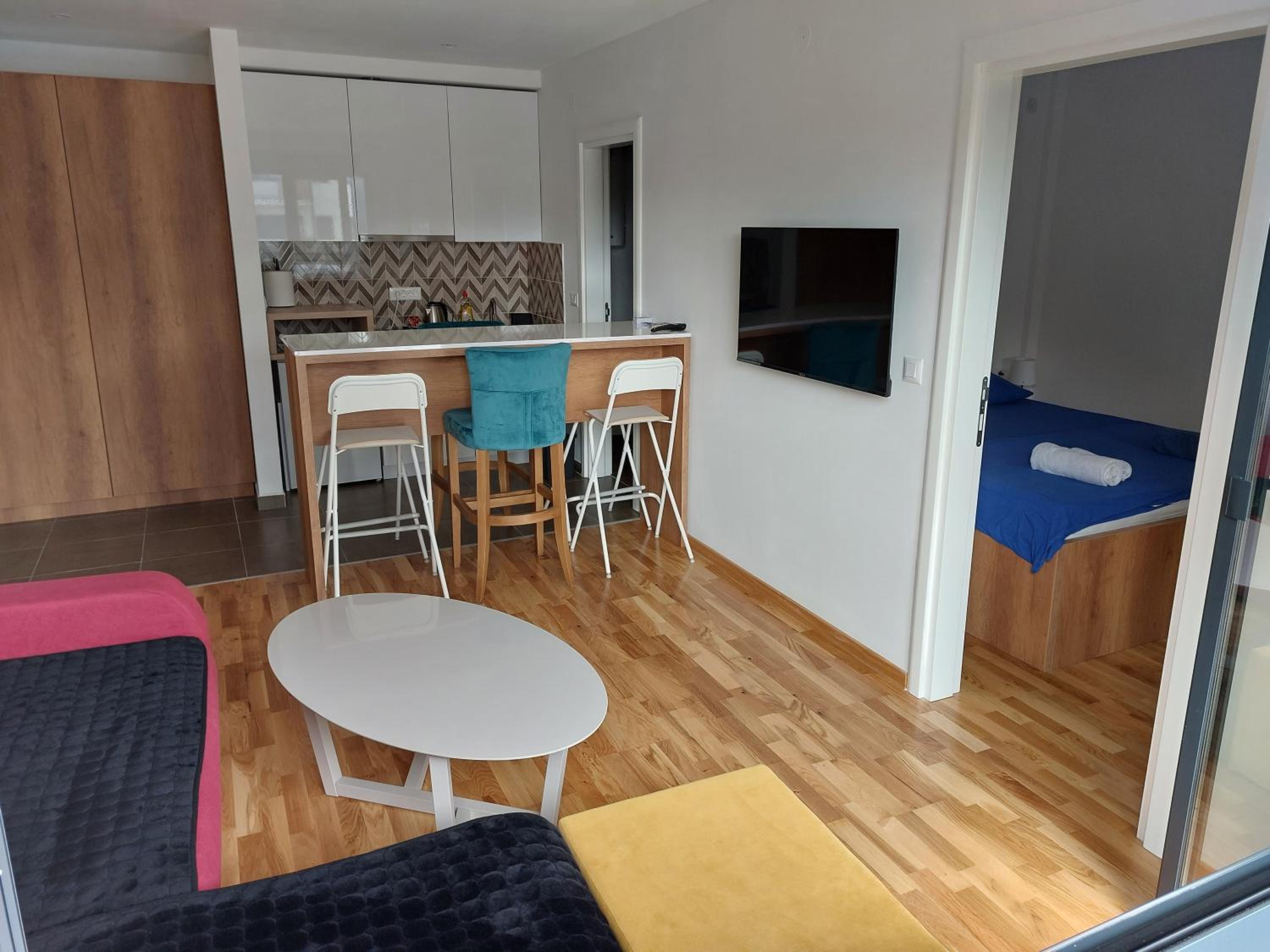 One-Bedroom Apartment photo 1