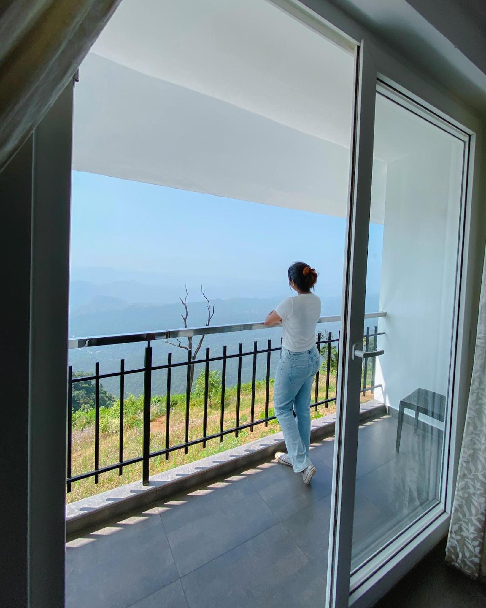Deluxe Double Room with Balcony photo 2