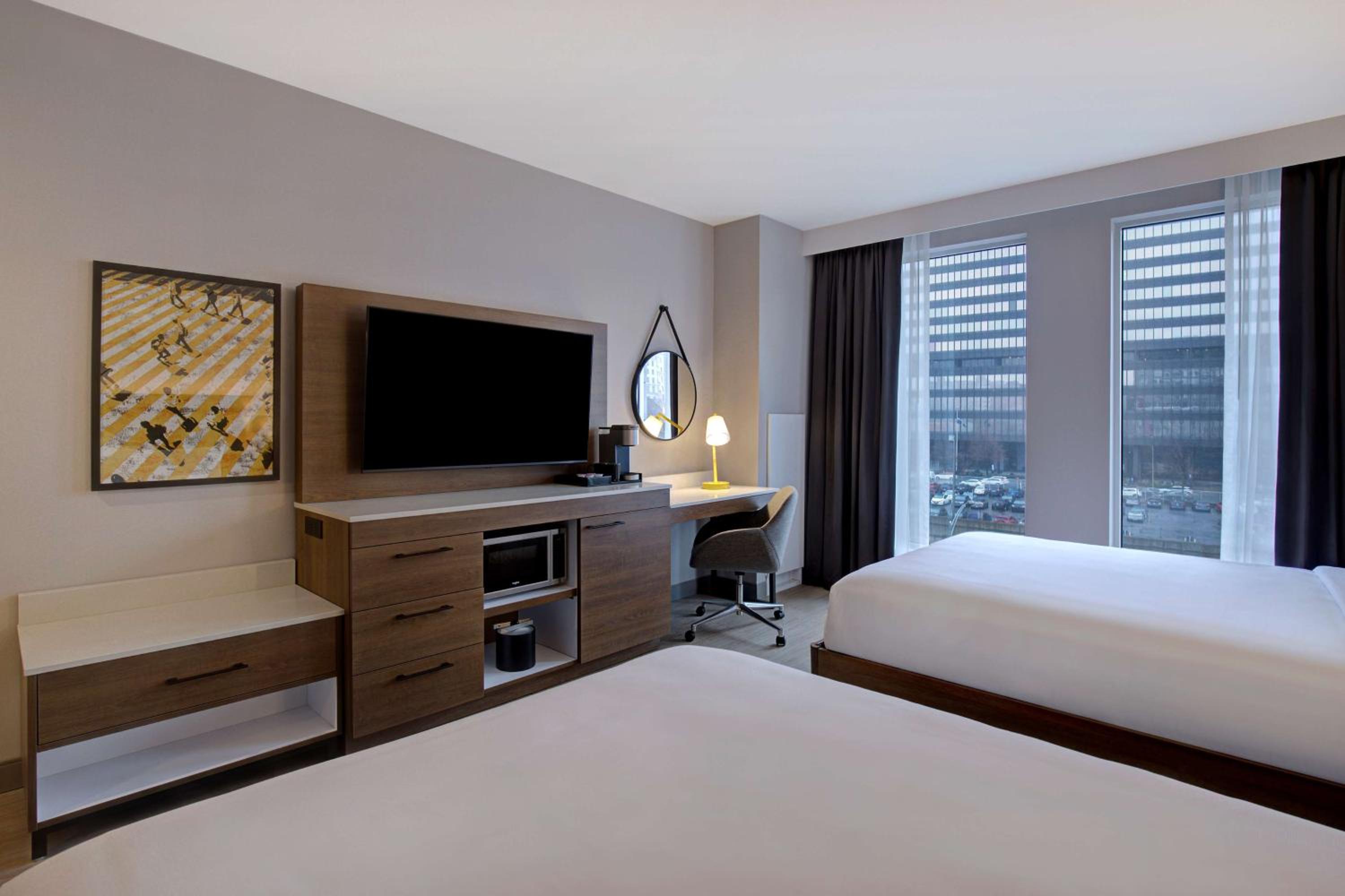 Queen Room with Two Queen Beds - Photo 2
