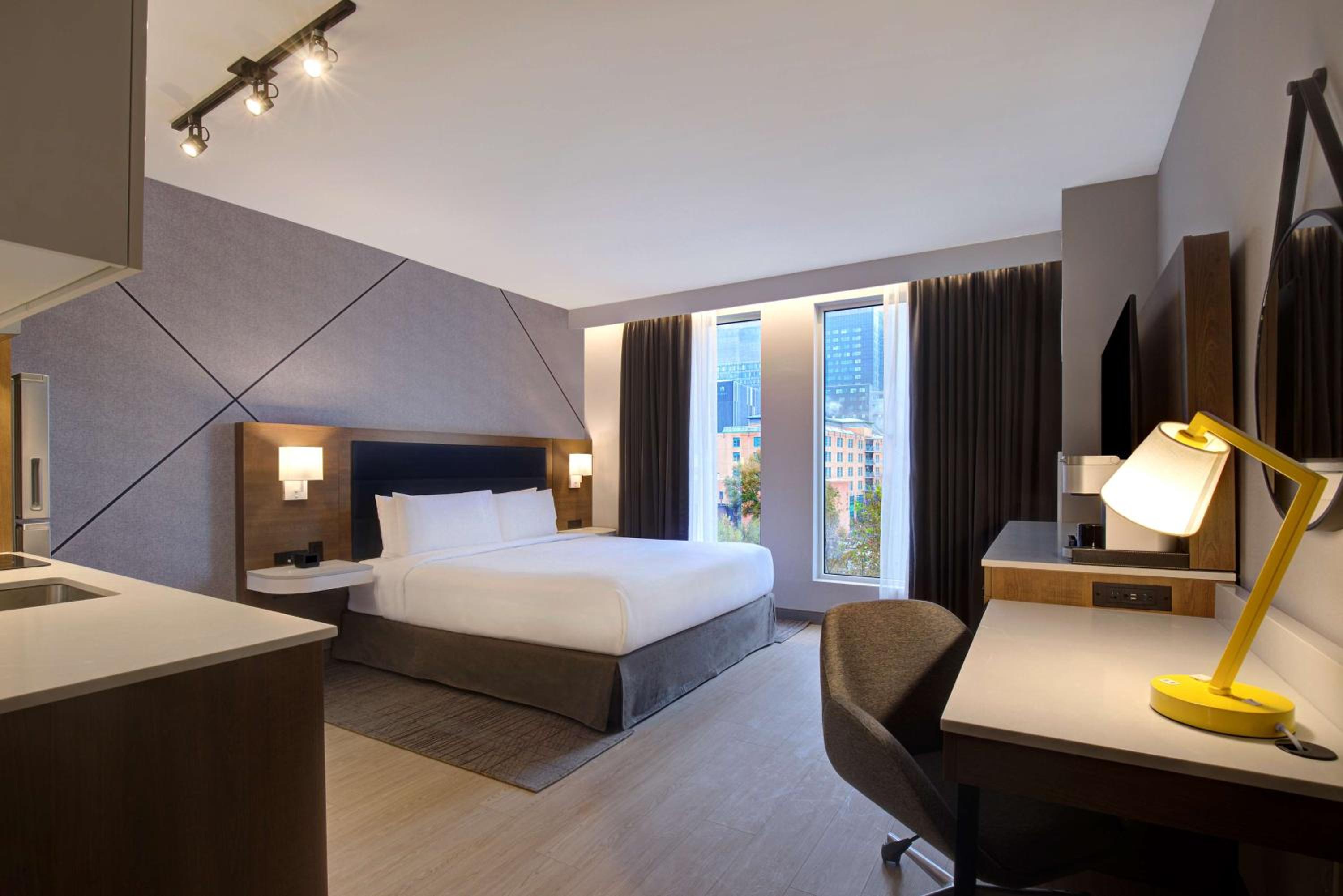 King Room with Kitchenette - Mobility/Hearing Accessible - Photo 2