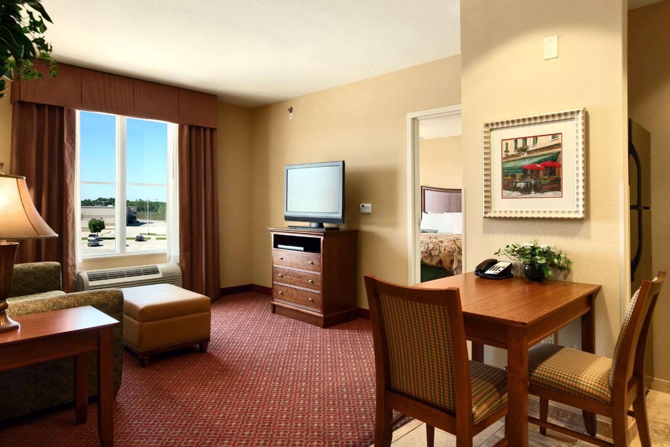 One-Bedroom King Suite - Non-Smoking - Photo 2