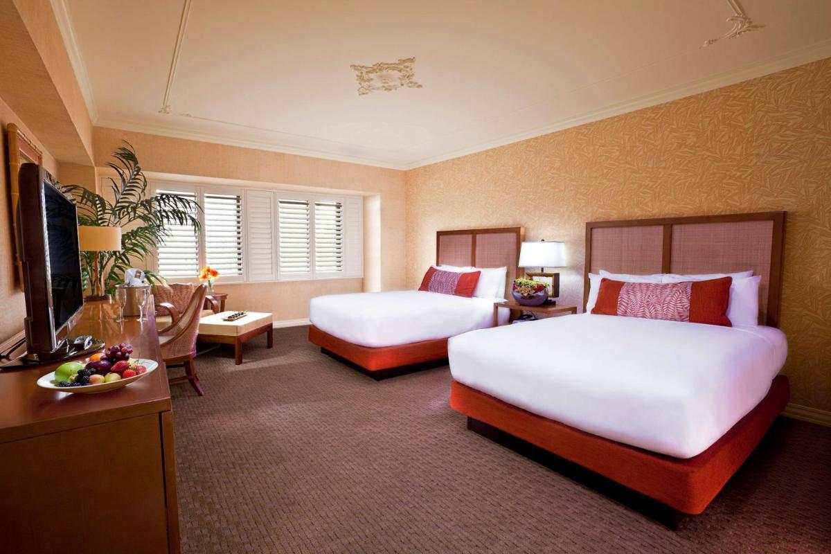 Queen Room with Two Queen Beds with City View  photo 2