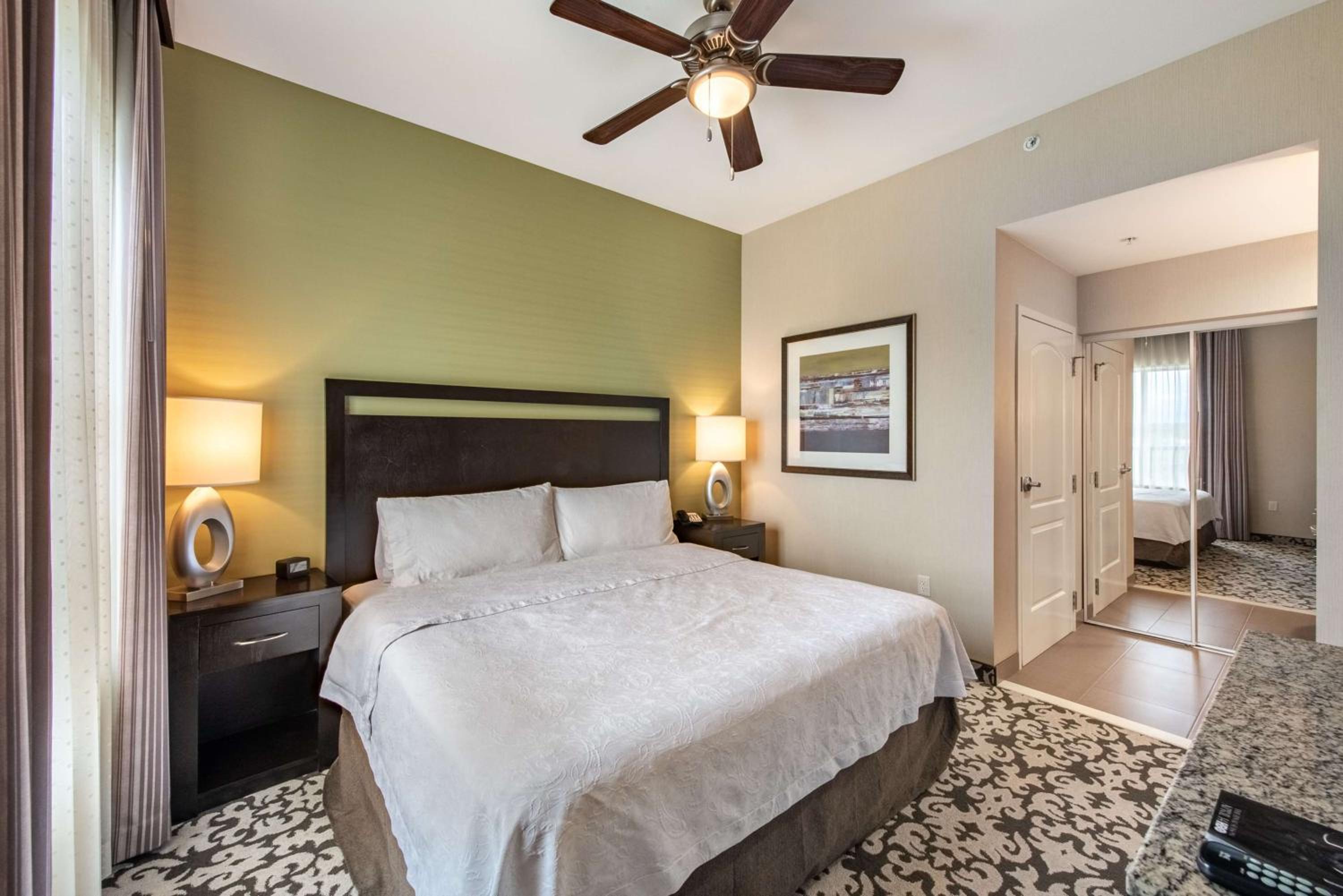 One-Bedroom King Suite - Non-Smoking - Photo 5