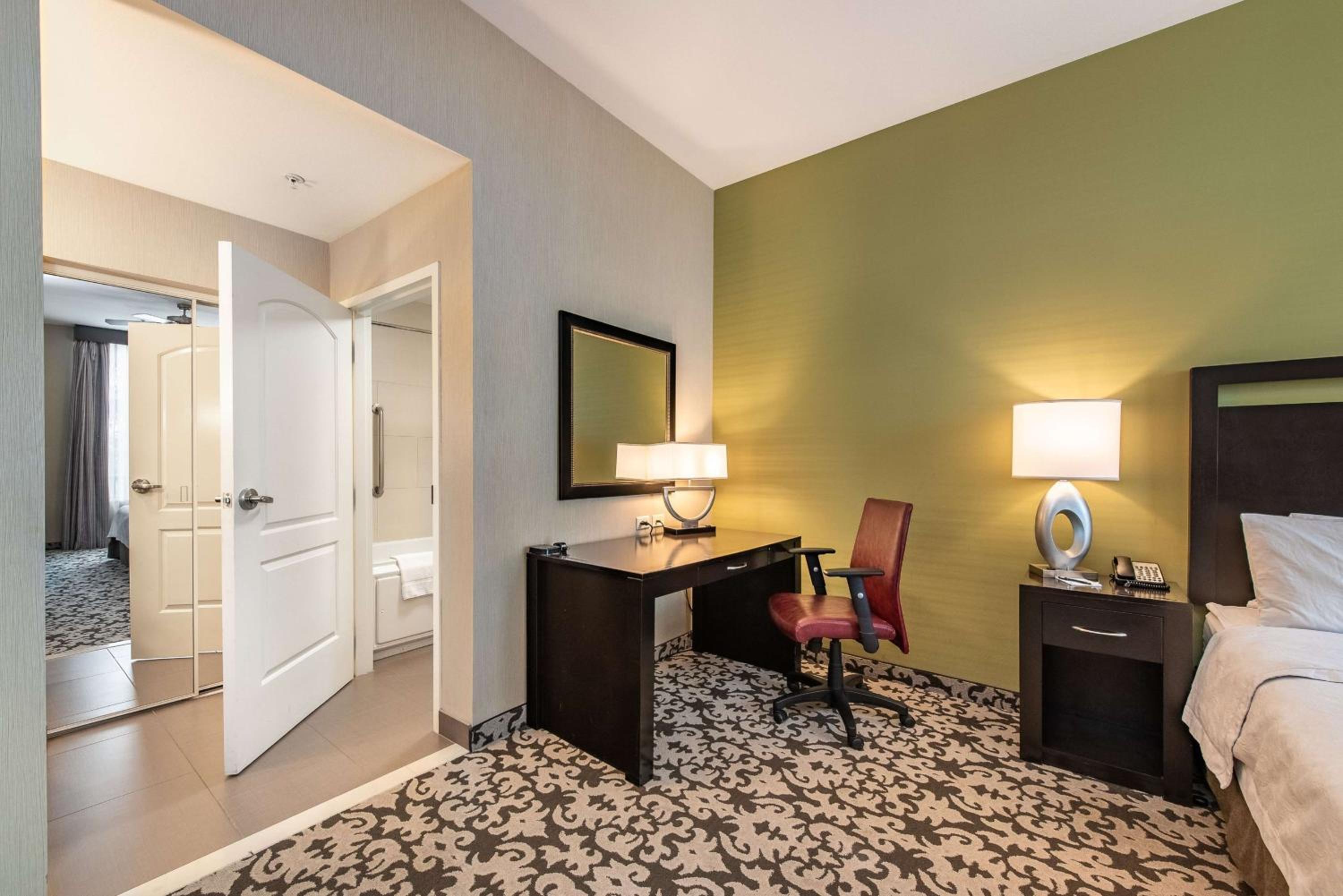 Two-Bedroom Suite - Non-Smoking - Photo 10