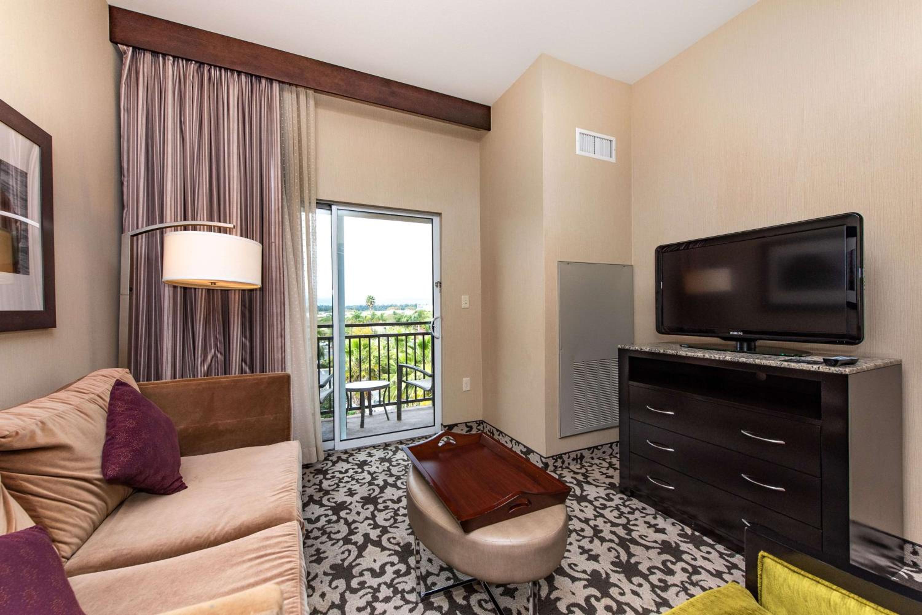 King Suite with Fireplace - Photo 8