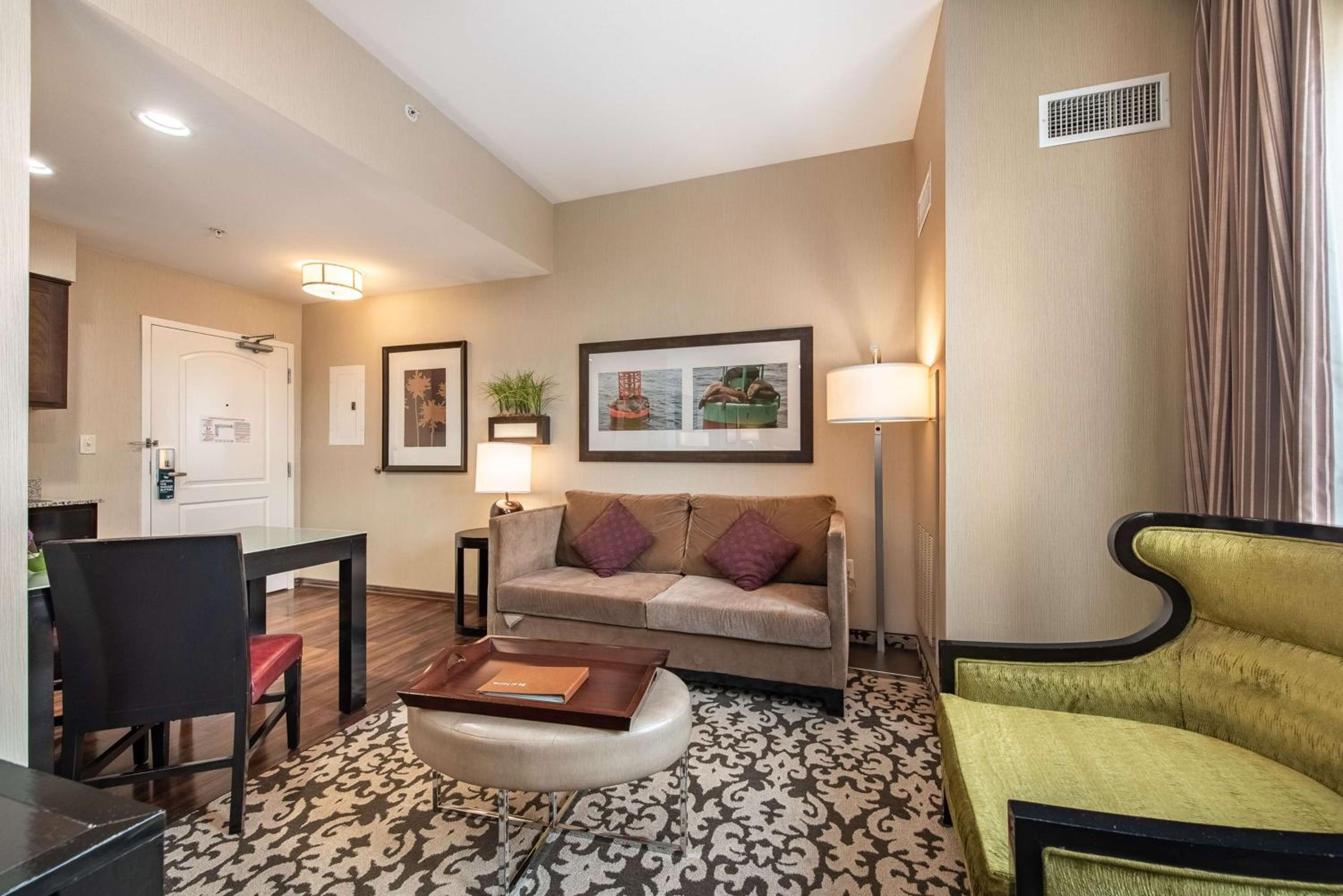 King Studio Suite - Non-Smoking - Photo 8