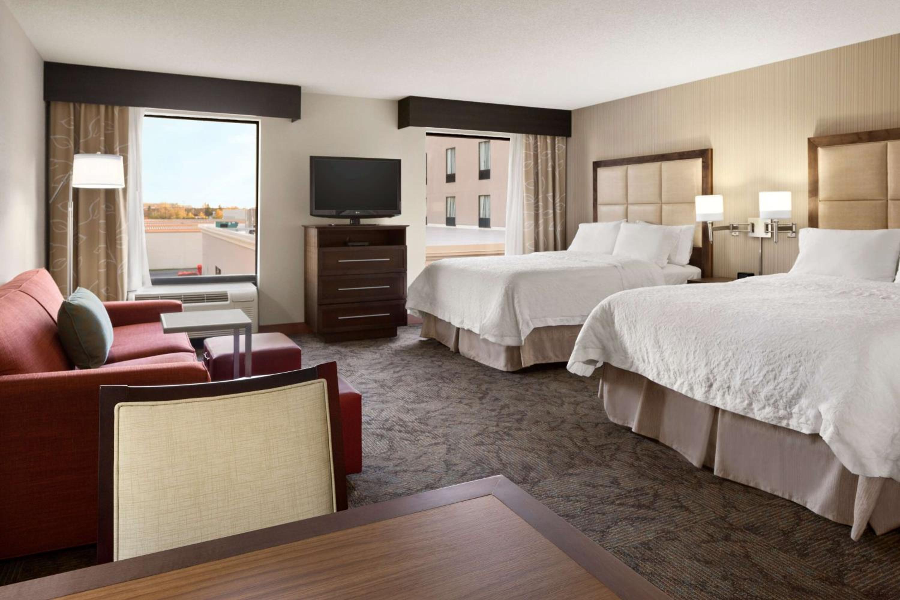 Room with Two Queen Beds - Non-Smoking - Photo 2