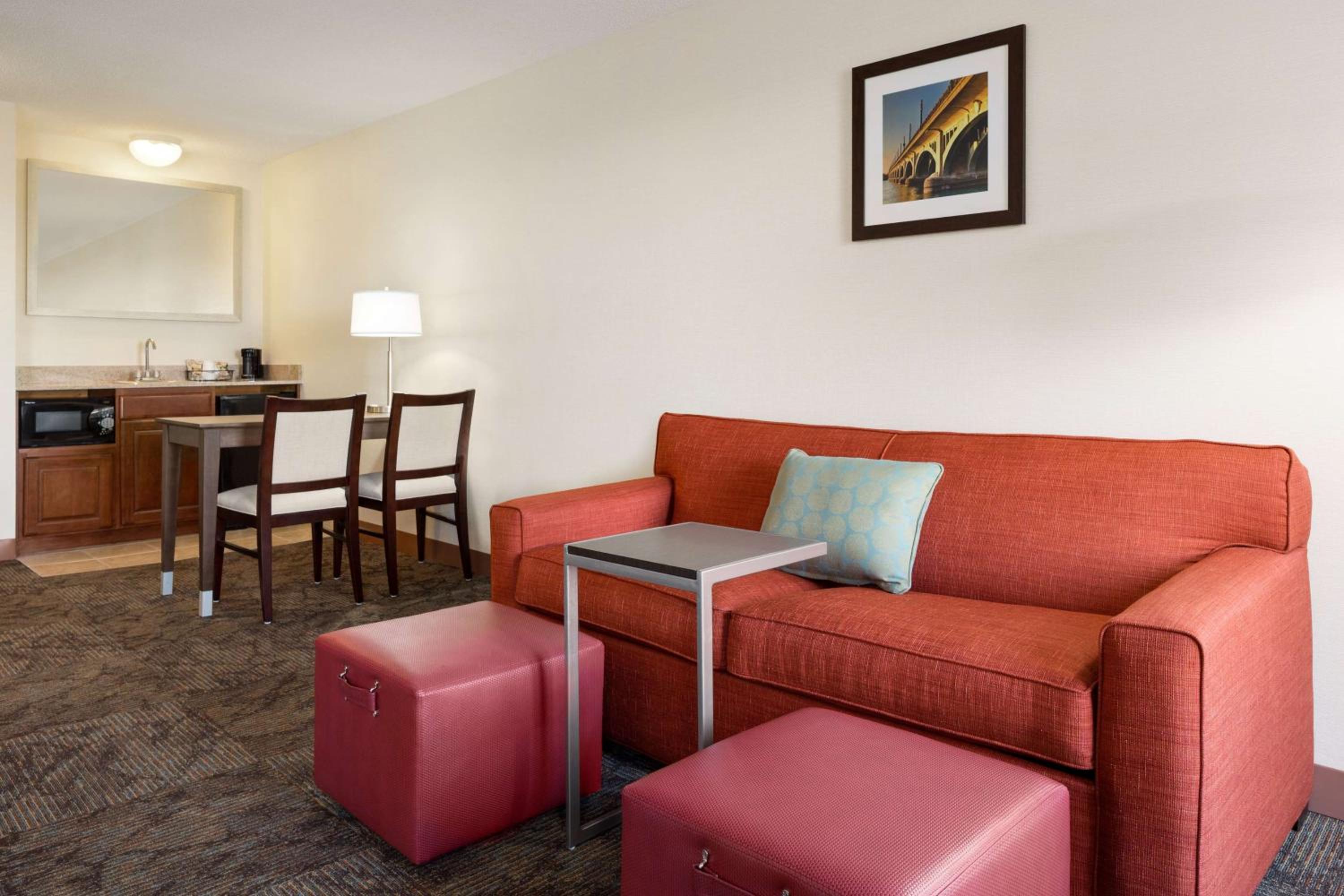 Queen Studio Suite with Two Queen Beds and Sofa Bed - Non-Smoking - Photo 3