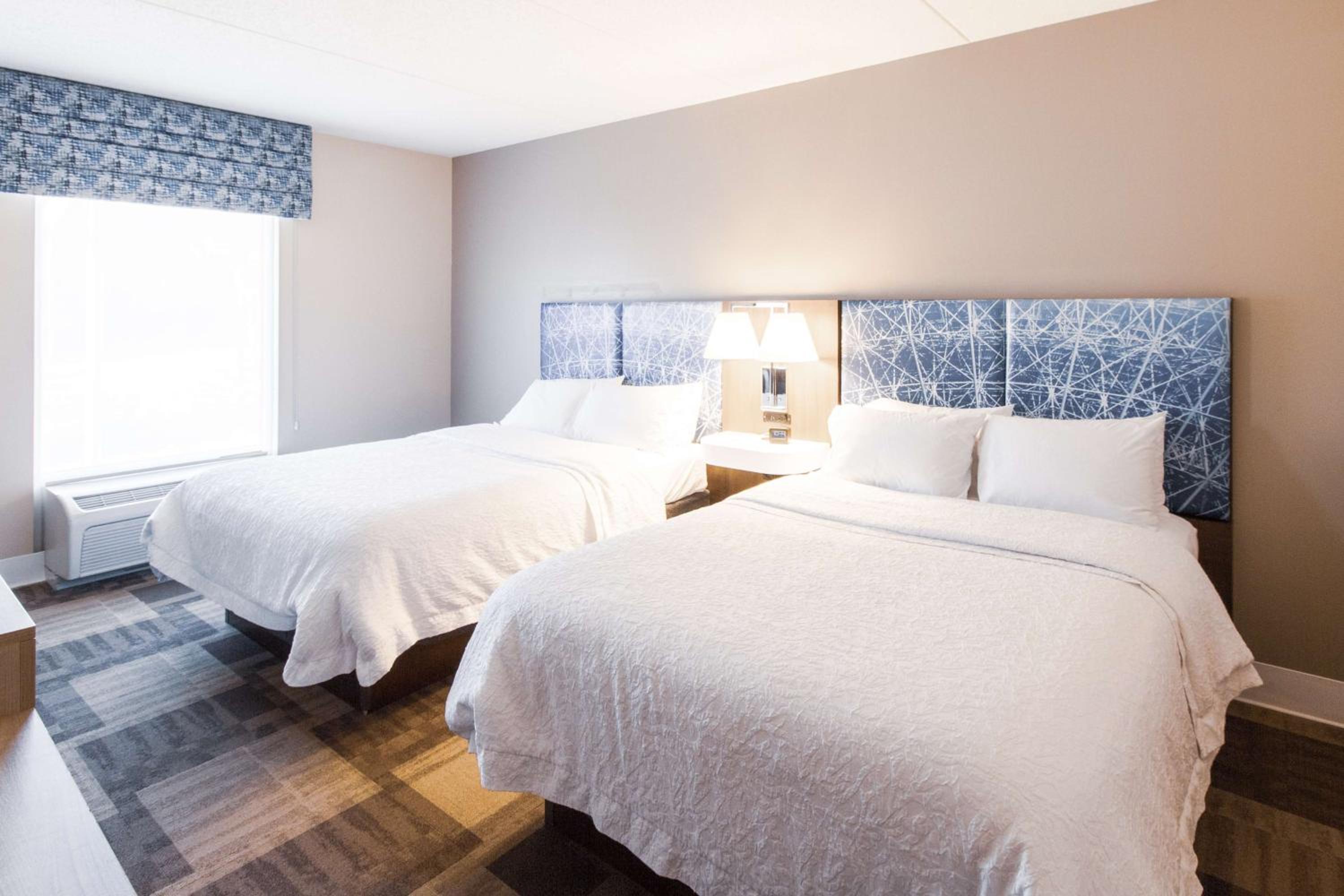 Room with Two Queen Beds - Non-Smoking - Photo 1