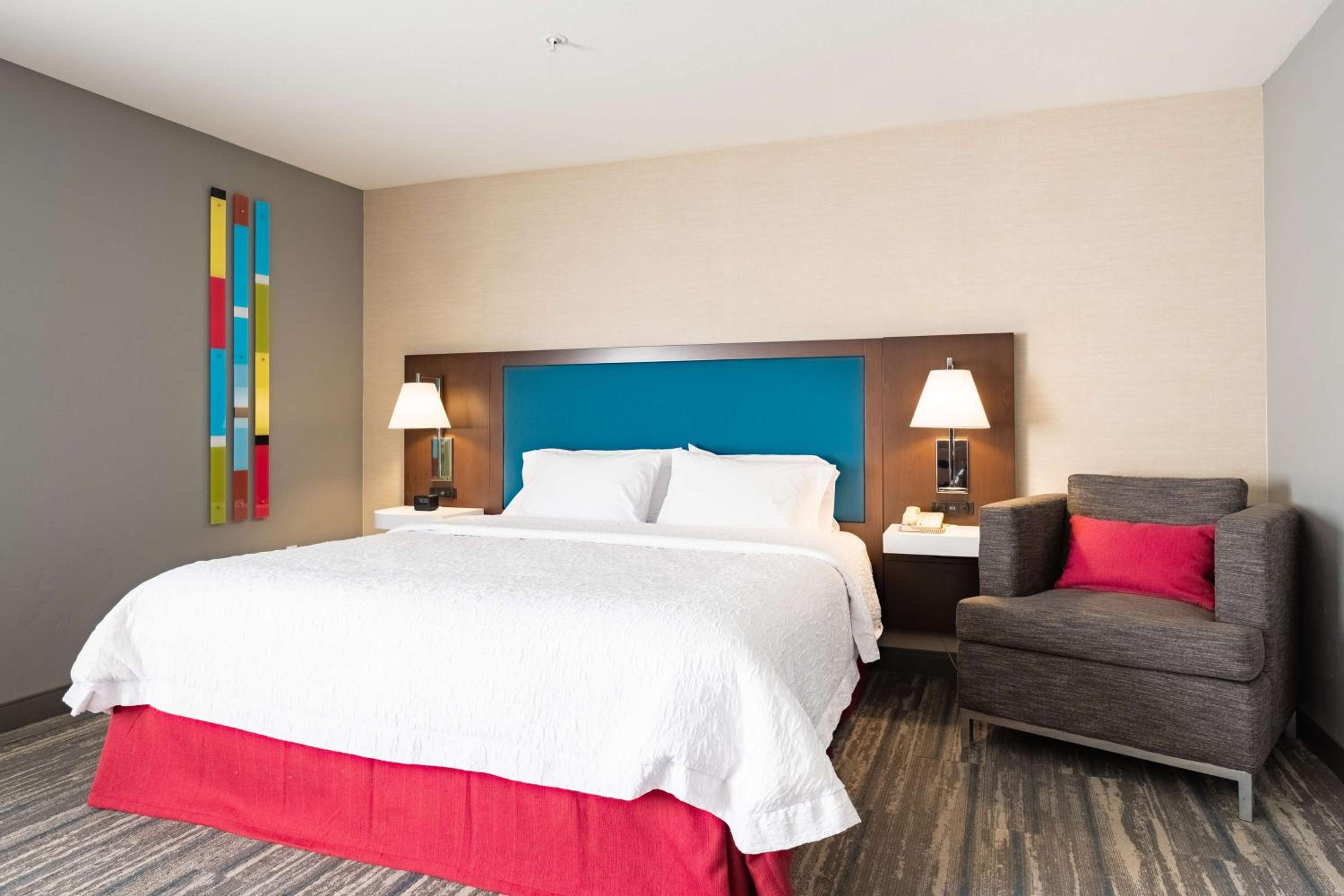 King Room - Non-Smoking - Photo 1