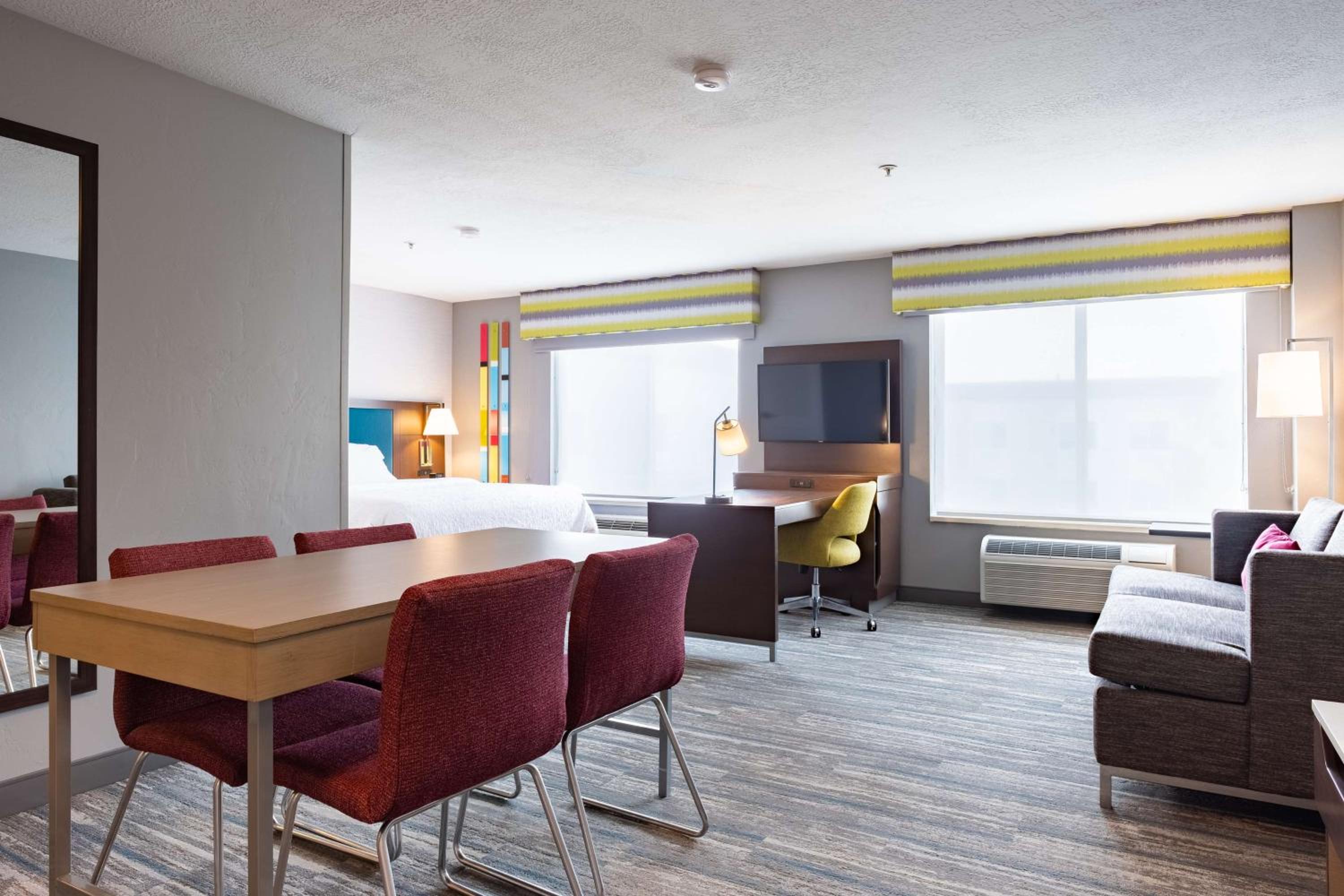 King Suite with Sofa Bed - Non-Smoking - Photo 1