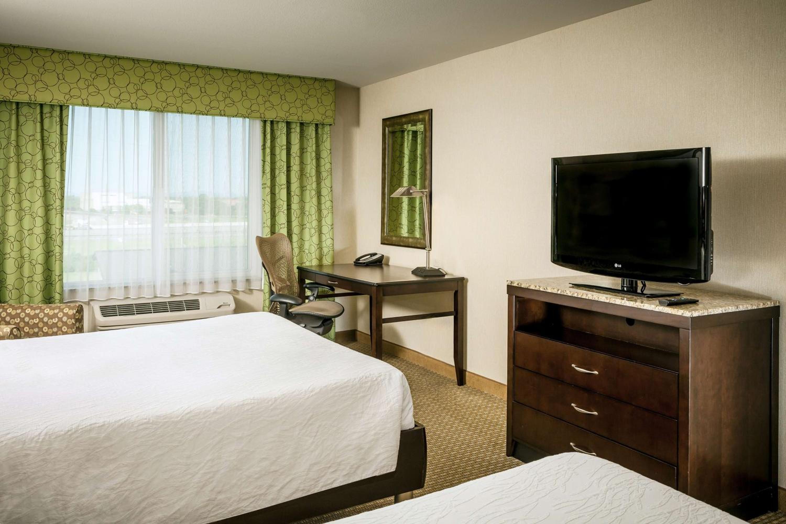 Queen Room with Two Queen Beds - Photo 1