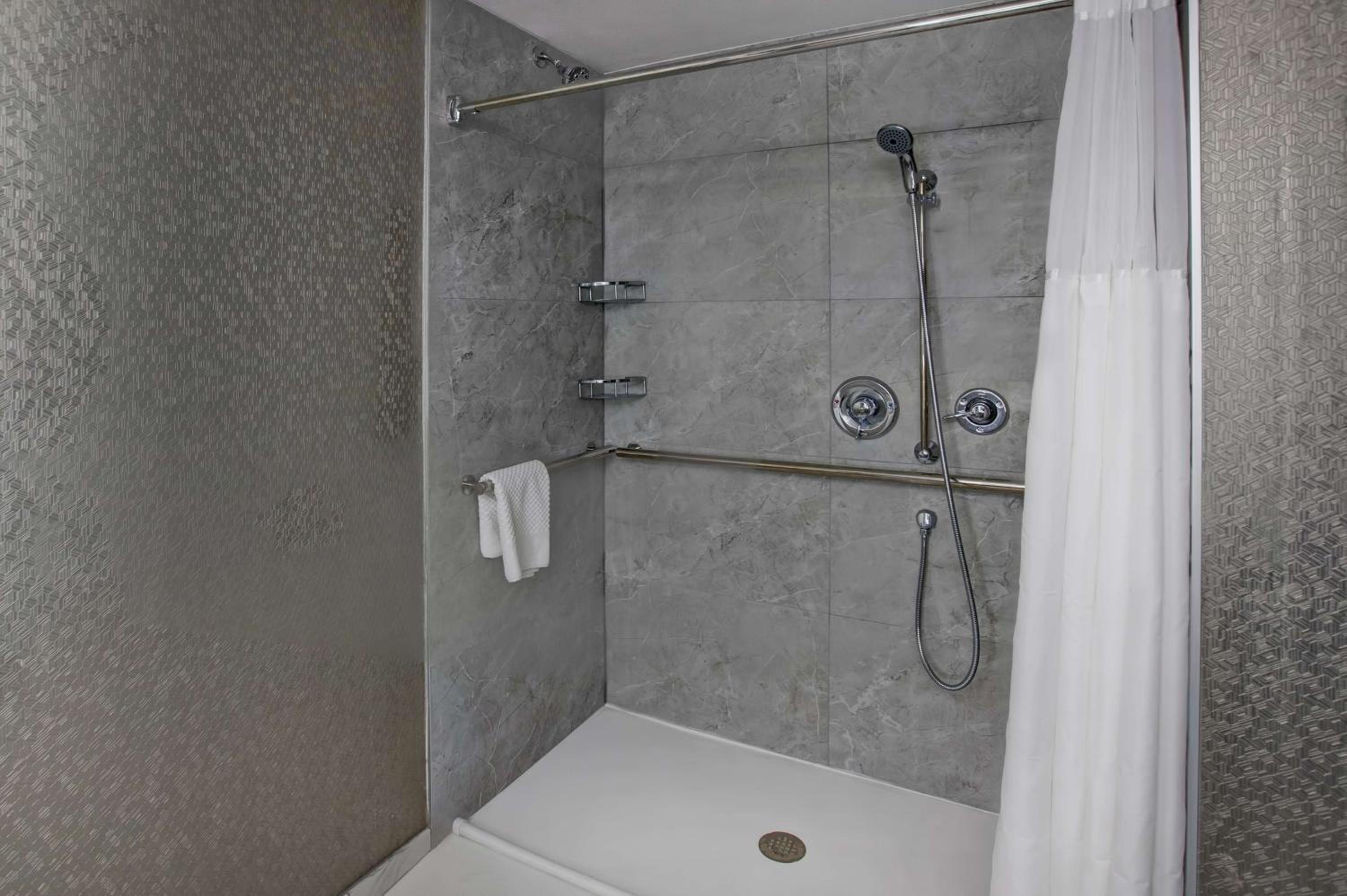 King Room - Mobility Access/Non-Smoking