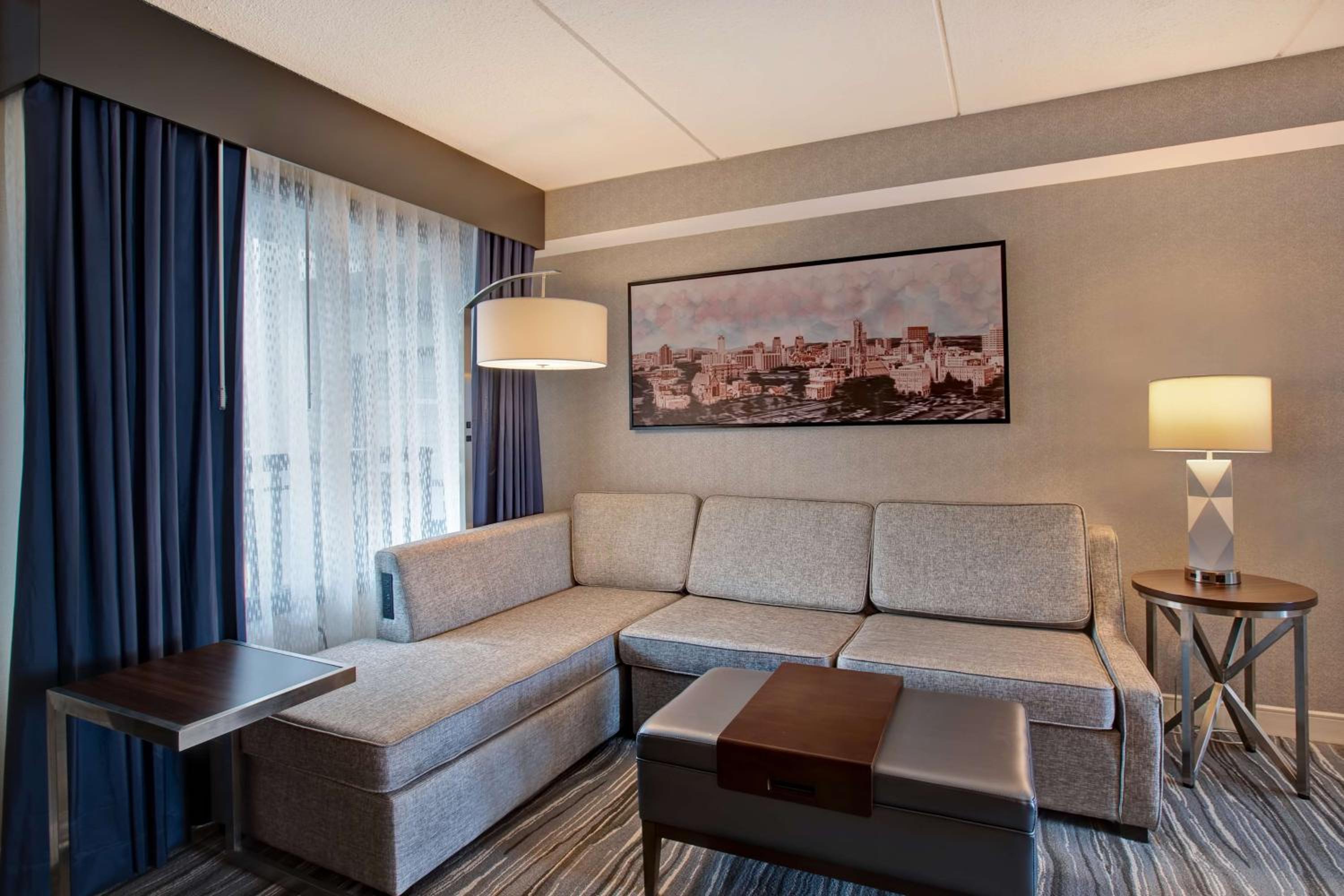 Suite with Two Double Beds - Non-Smoking photo 3