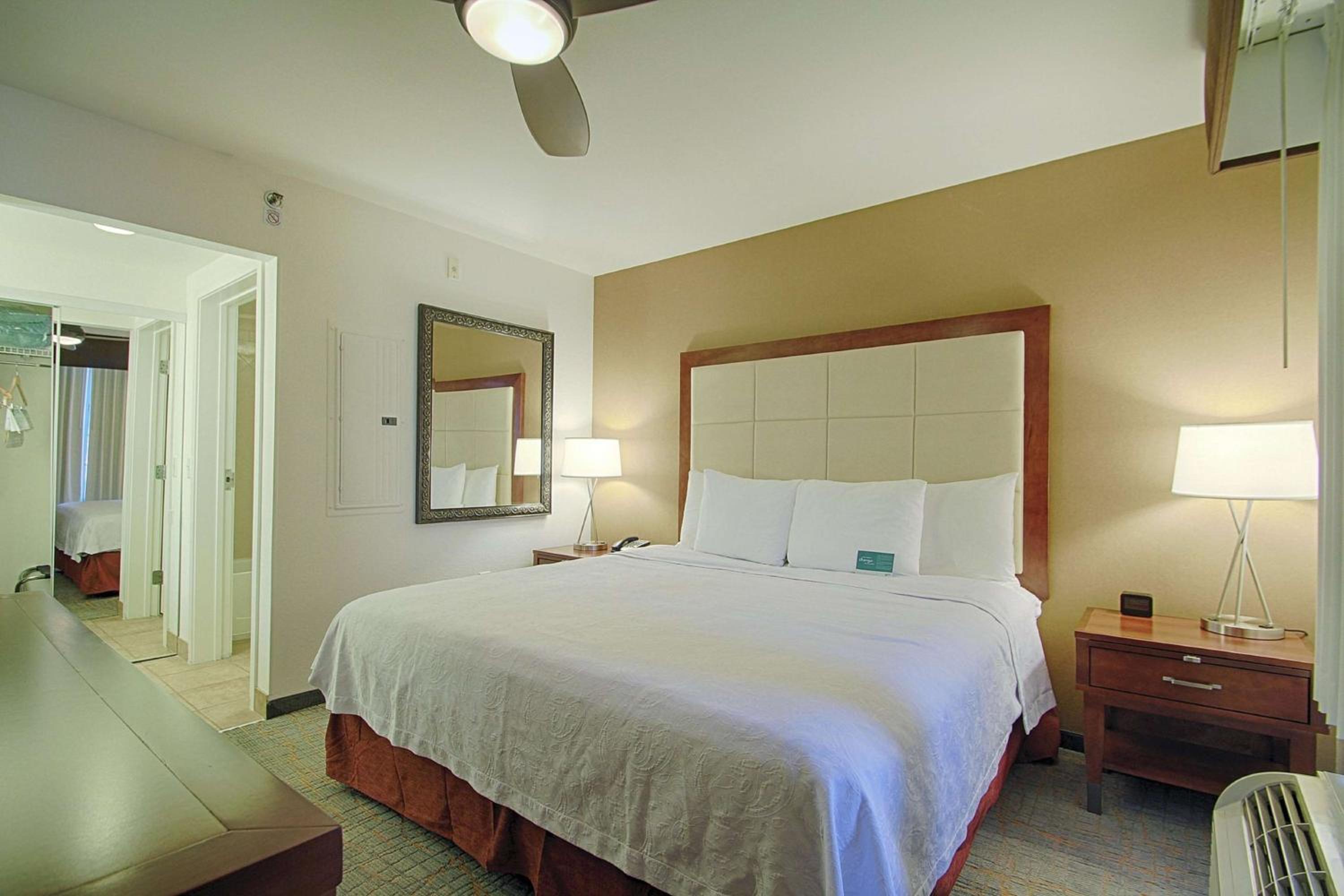 One-Bedroom King Suite - Non-Smoking - Photo 1