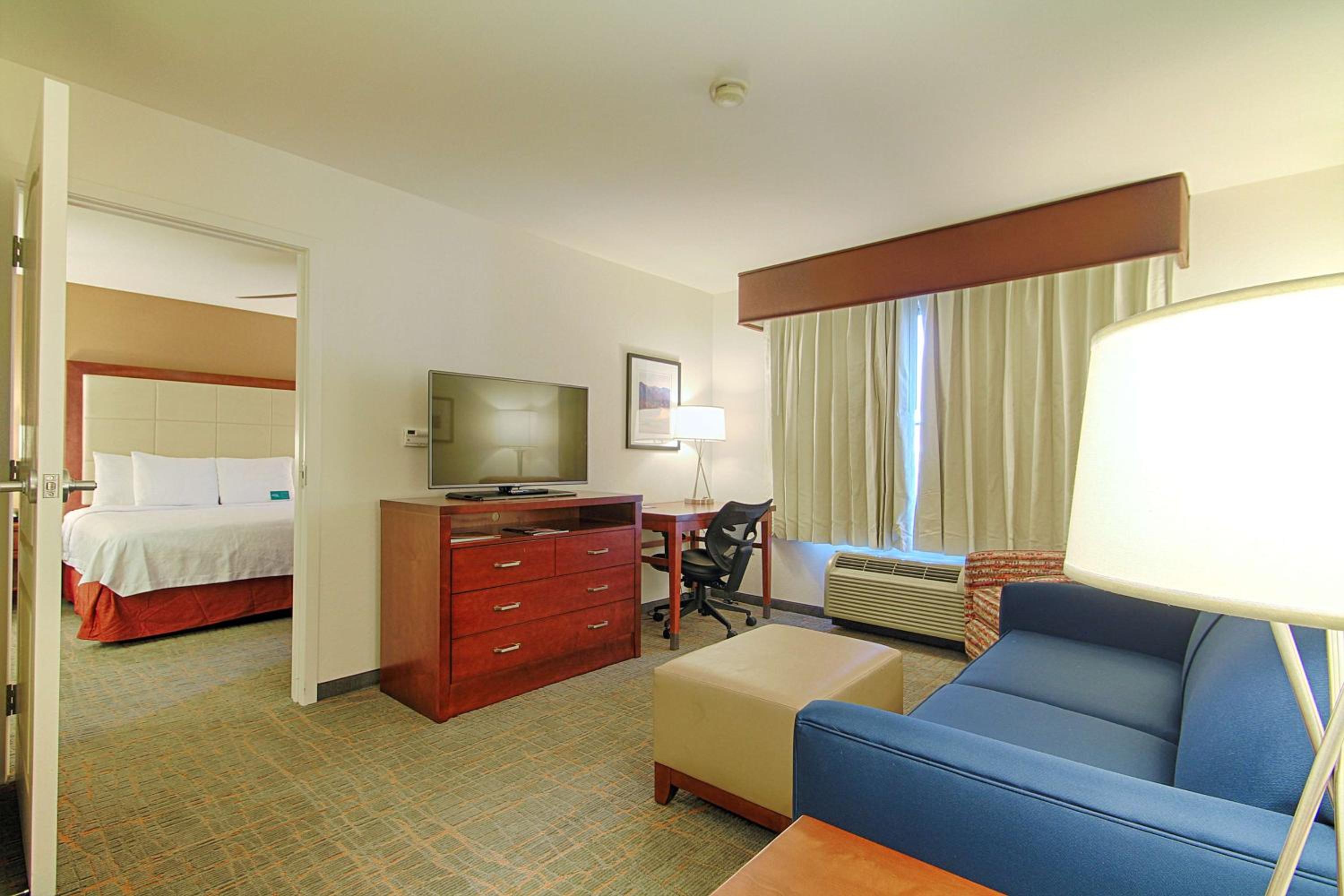 One-Bedroom King Suite - Non-Smoking - Photo 4