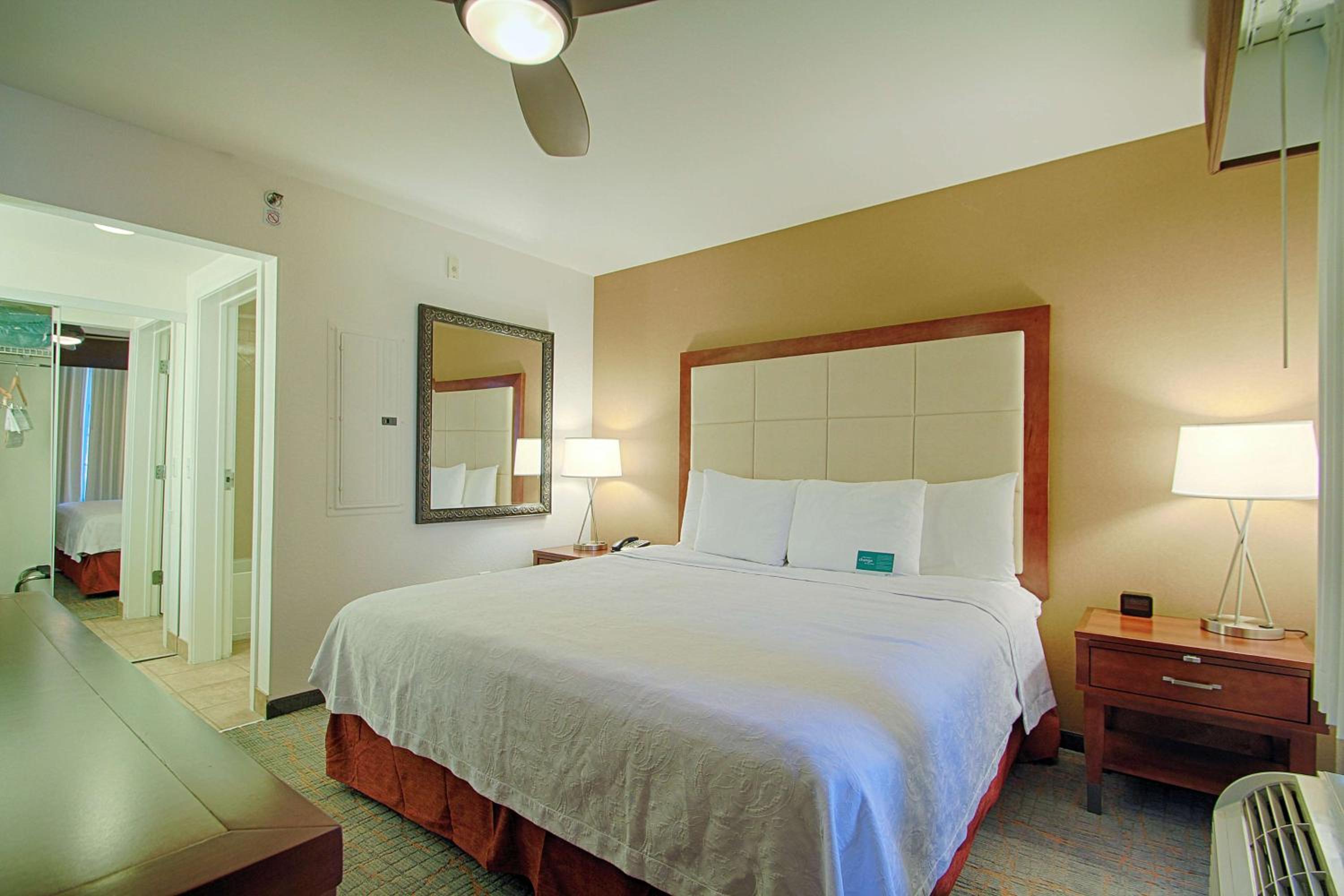 One-Bedroom King Suite - Non-Smoking - Photo 5
