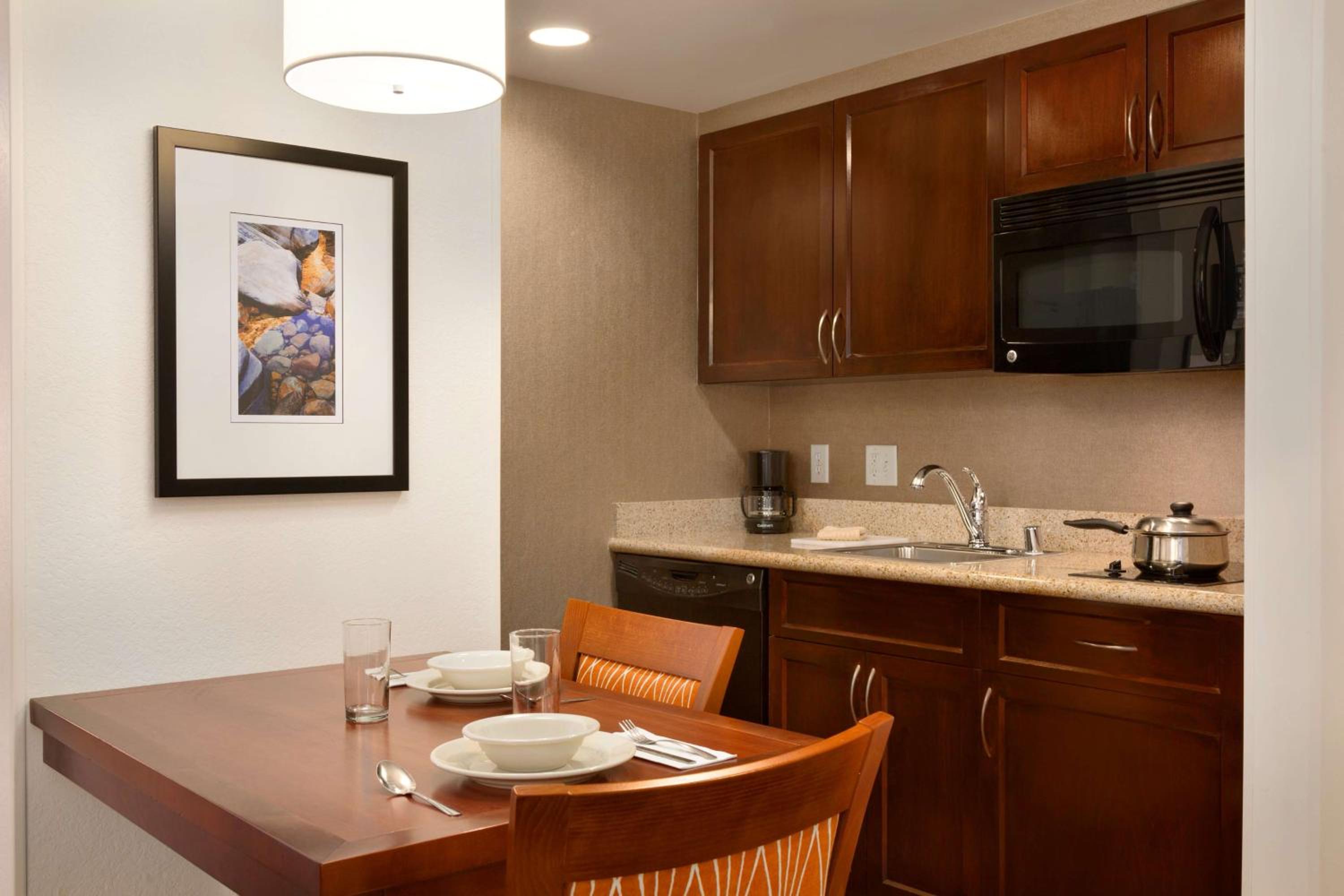 King Studio Suite - Non-Smoking - Photo 5