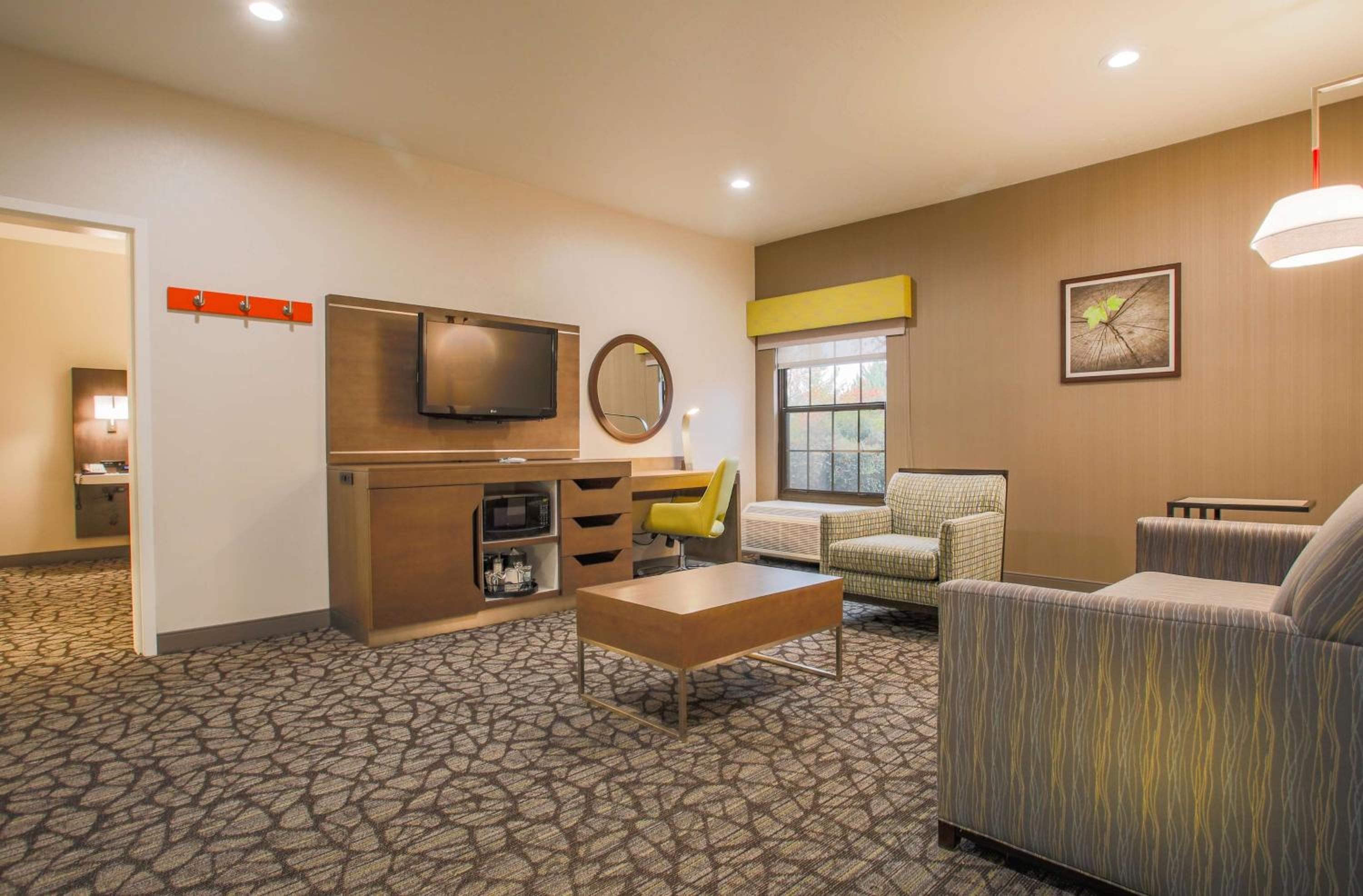 One-Bedroom King Suite - Non-Smoking - Photo 1