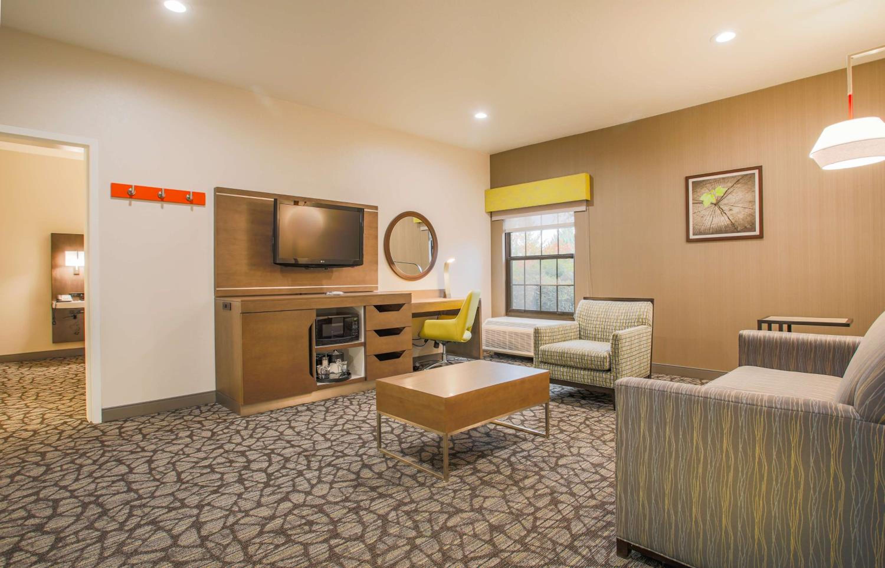 One-Bedroom King Suite - Non-Smoking - Photo 3