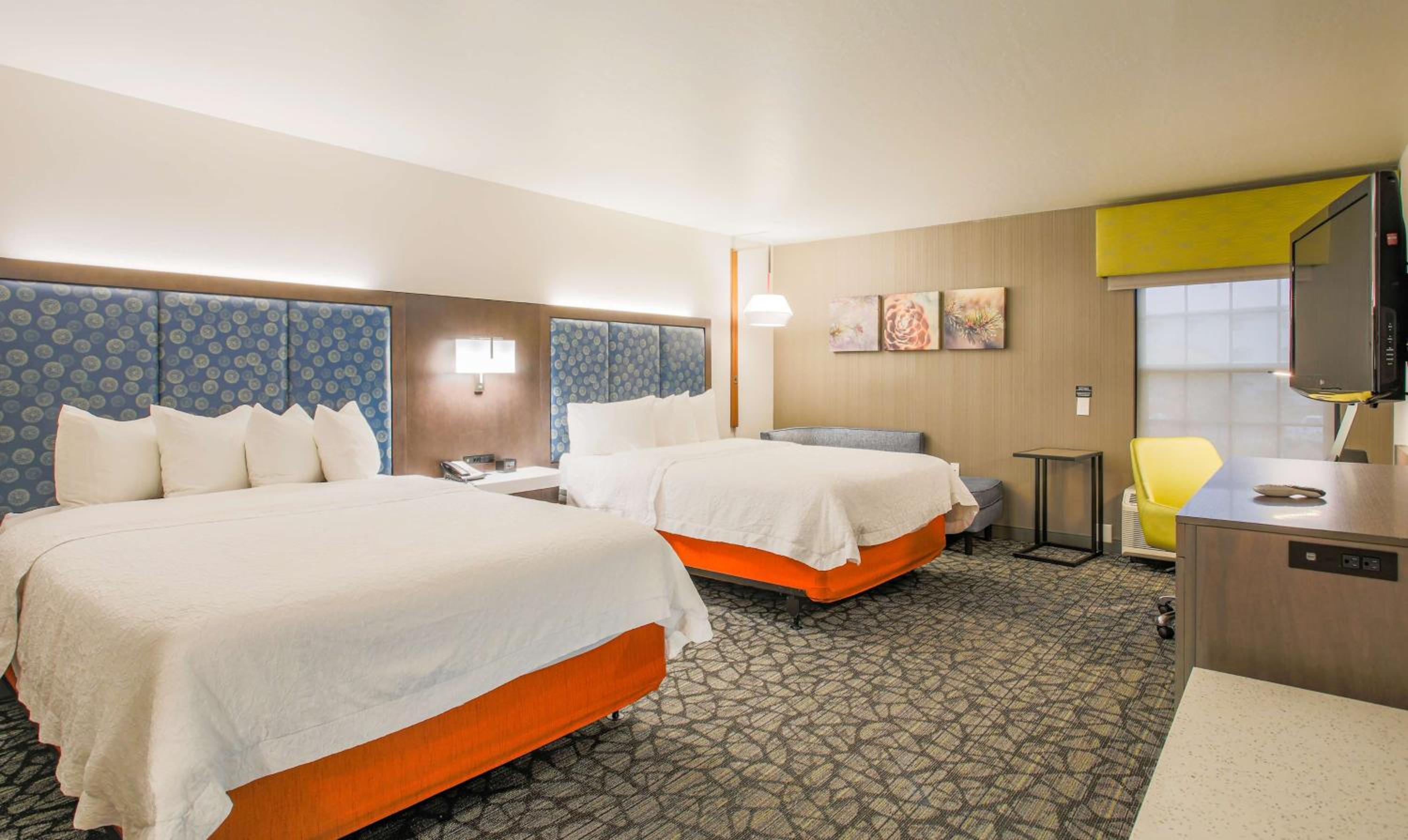 Queen Room with Two Queen Beds - Mobility and Hearing Access/Non-Smoking - Photo 3