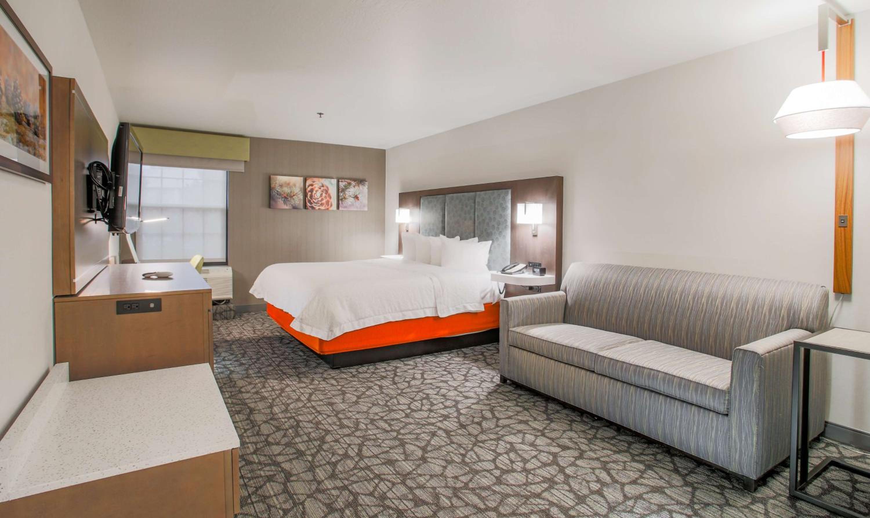 King Room with Sofa Bed and Study - Non-Smoking - Photo 4
