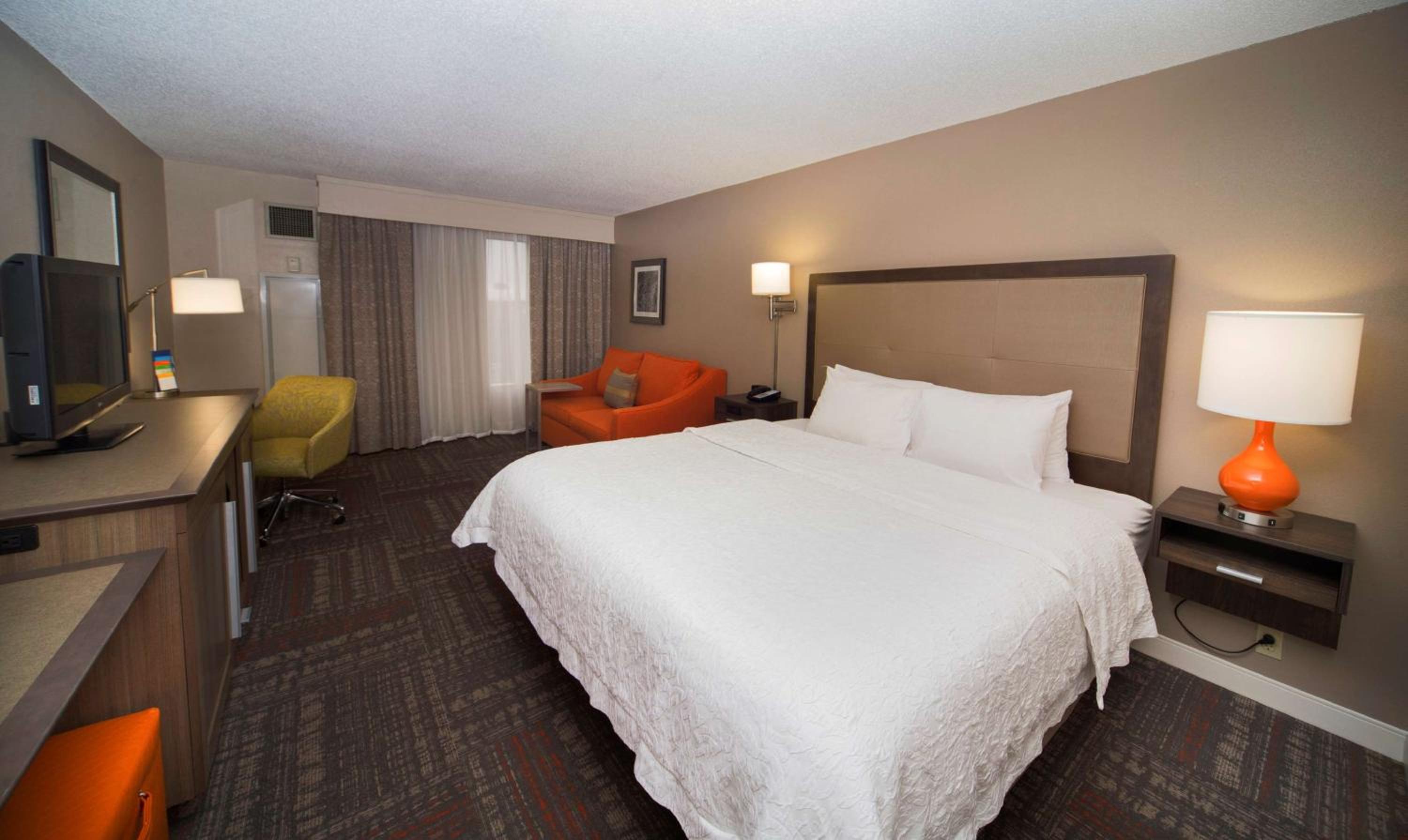 King Room with Sofa Bed and Study - Non-Smoking photo 3