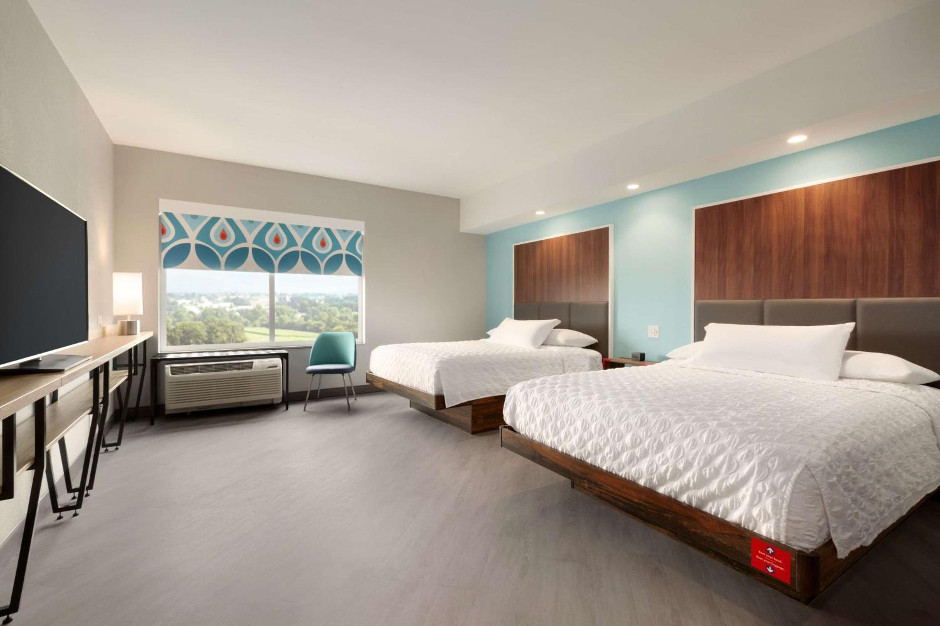 Queen Room with Two Queen Beds - Hearing Access photo 2