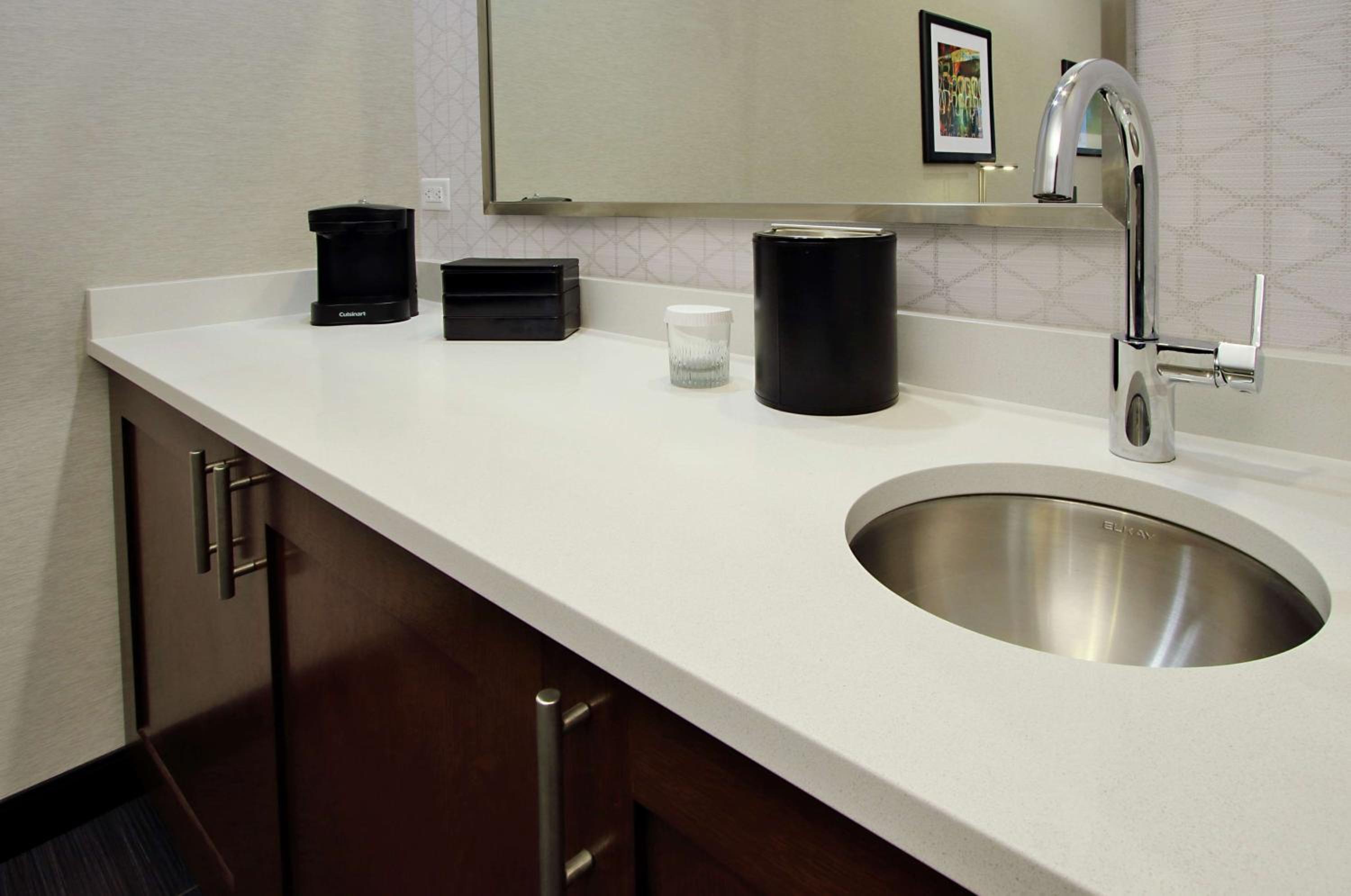 One-Bedroom King Suite - Mobility Accessible with Roll In Shower photo 3