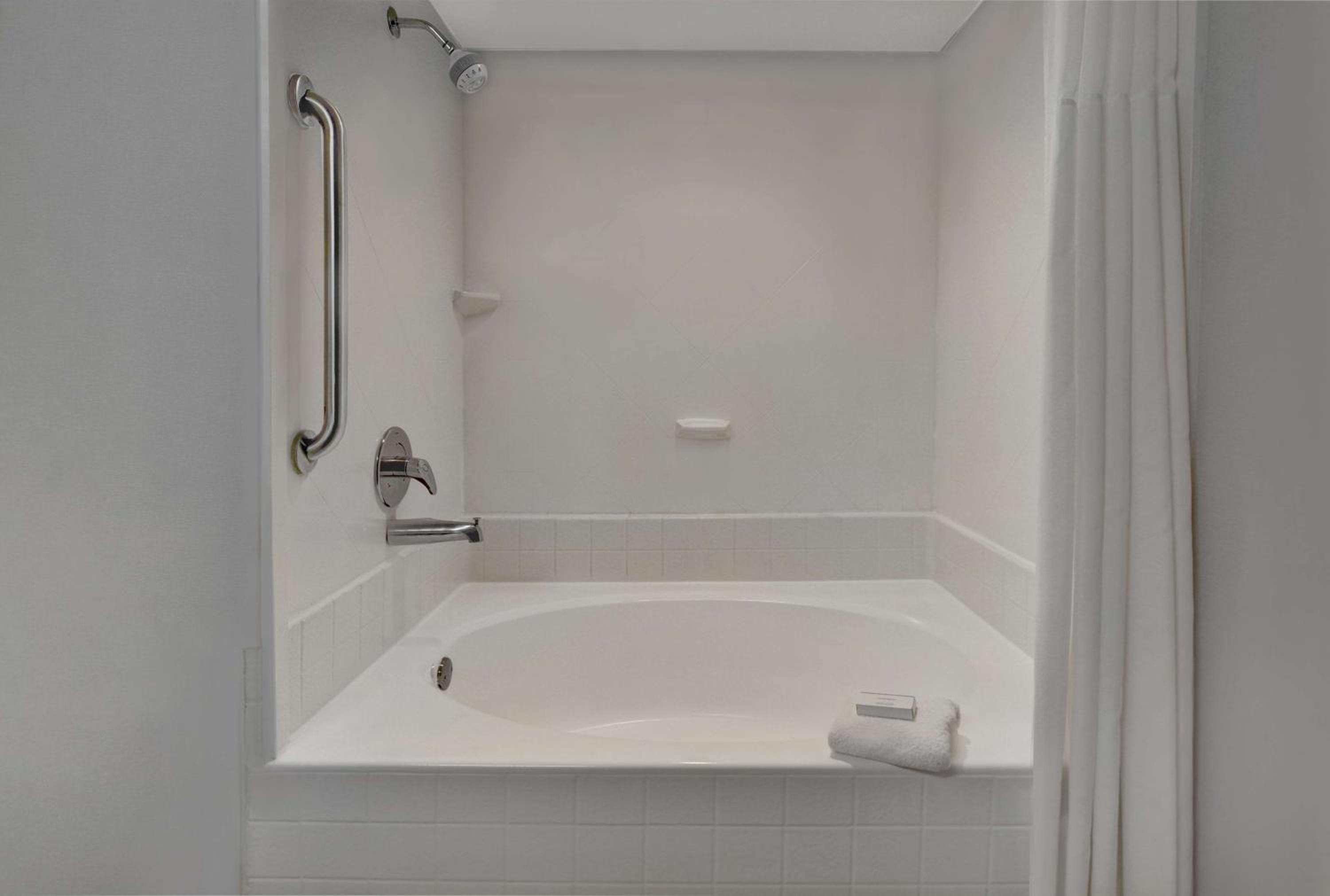 1 King Bed 1 Bedroom Suite - Photo 7