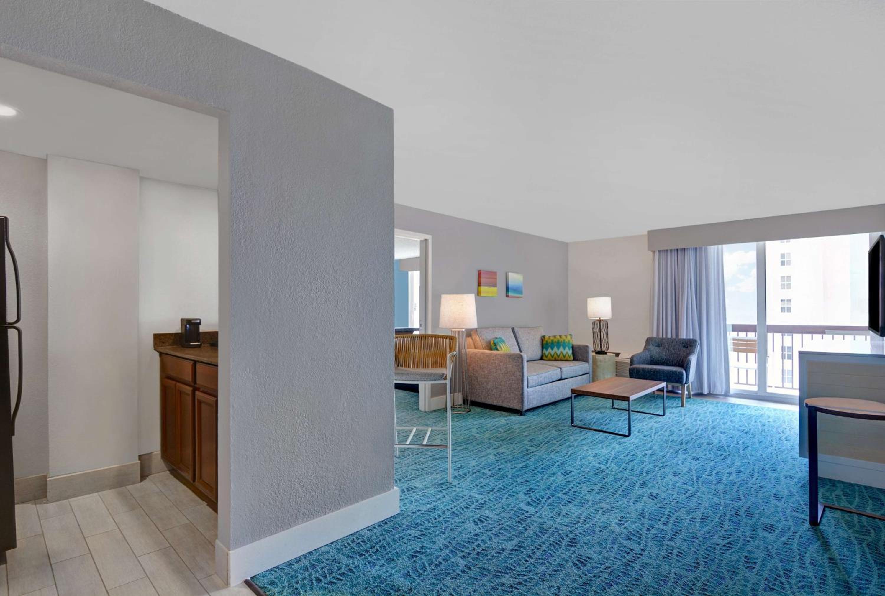 1 King Bed 1 Bedroom Suite - Photo 3