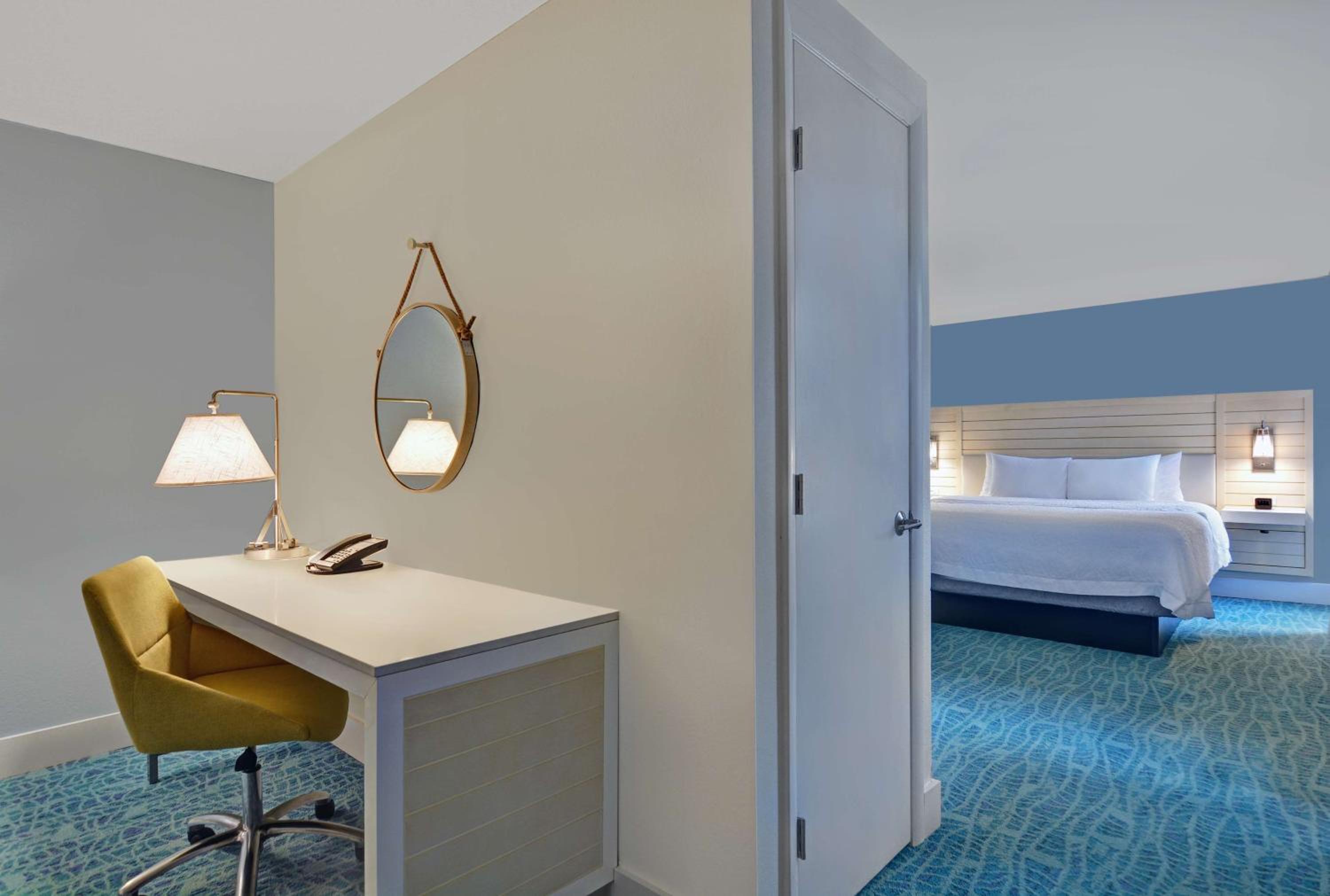 King Studio Suite - Non-Smoking - Photo 2